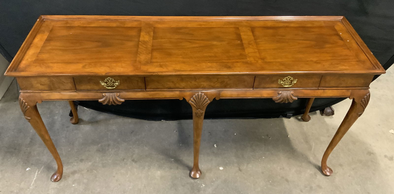 BAKER FURNITURE Vtg Queen Anne Style Sideboard (1 of 13)