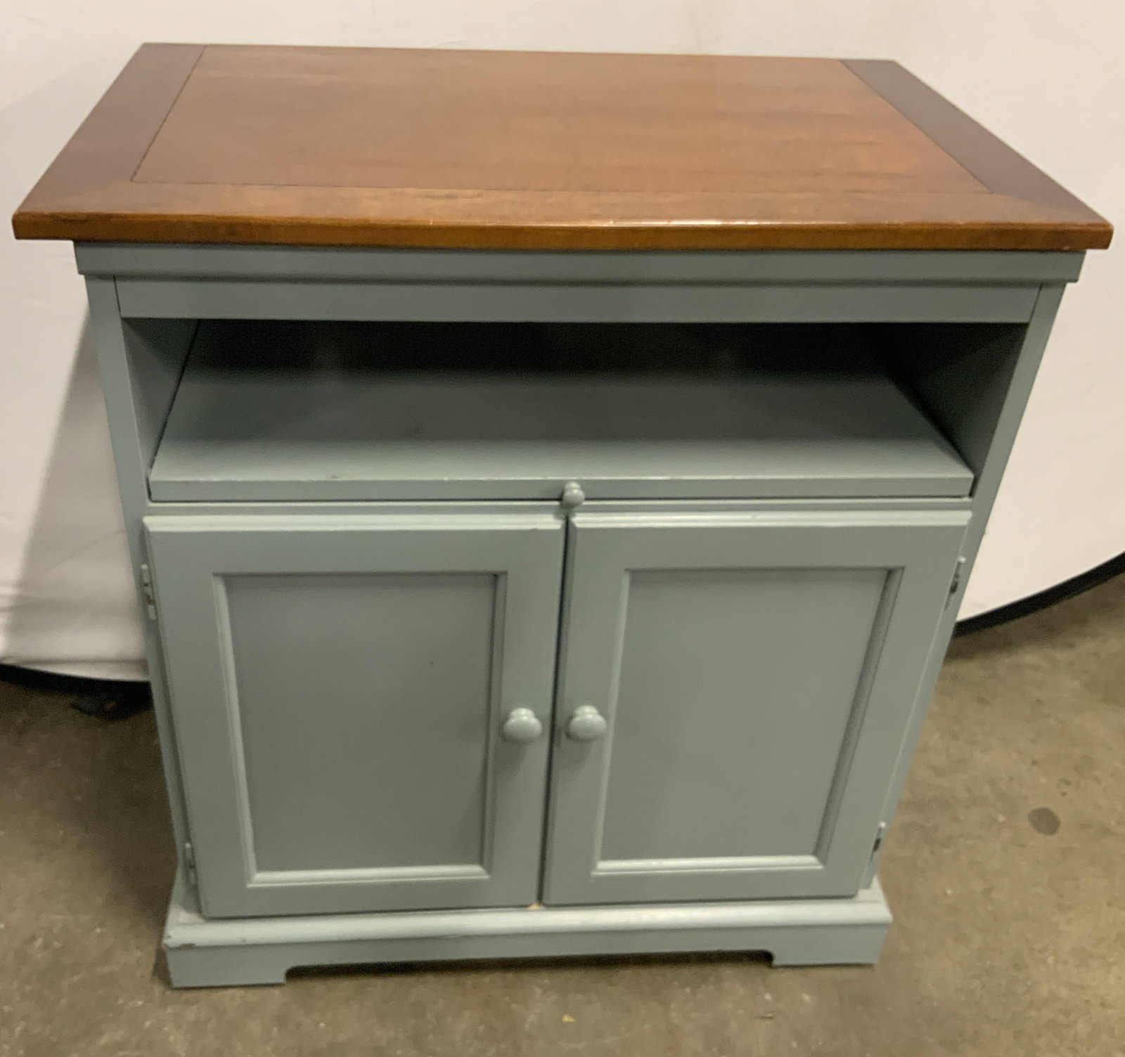Blue Bar Cabinet / Display Cabinet, Casters (1 of 8)