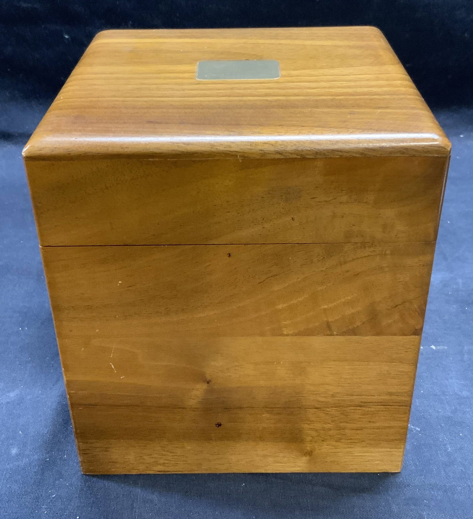 Decatur Industries Walnut Wood Humidor: Decatur Industries walnut wood humidor with brass plaque on lid. Trademarked to underside. Measures approx. 5.75 x 5.75 x 6.5 inches. Some surface wear including scratching observed. Decatur industrie