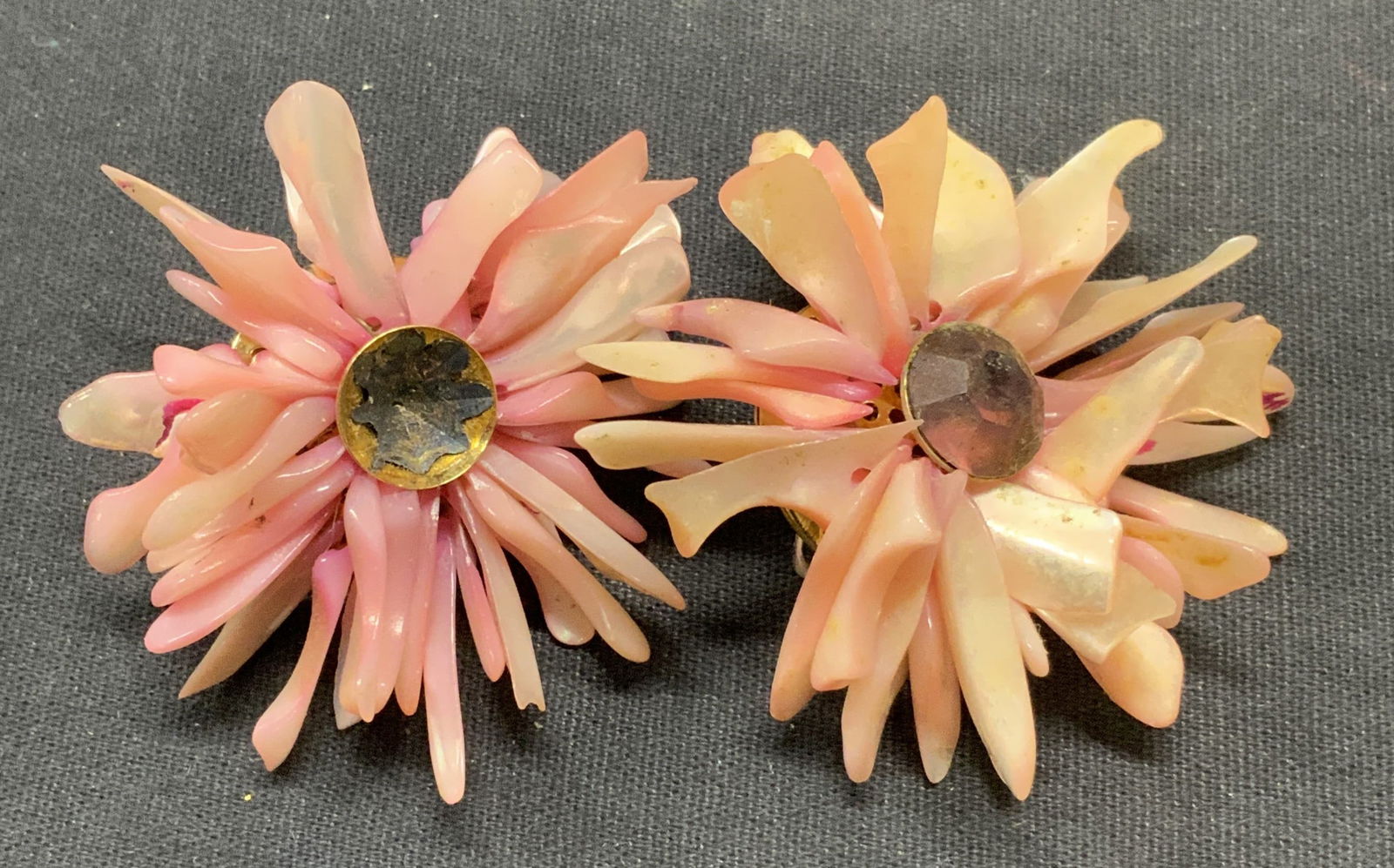 Vintage Vogue Pink Mother of Pearl Flower Earrings (1 of 7)