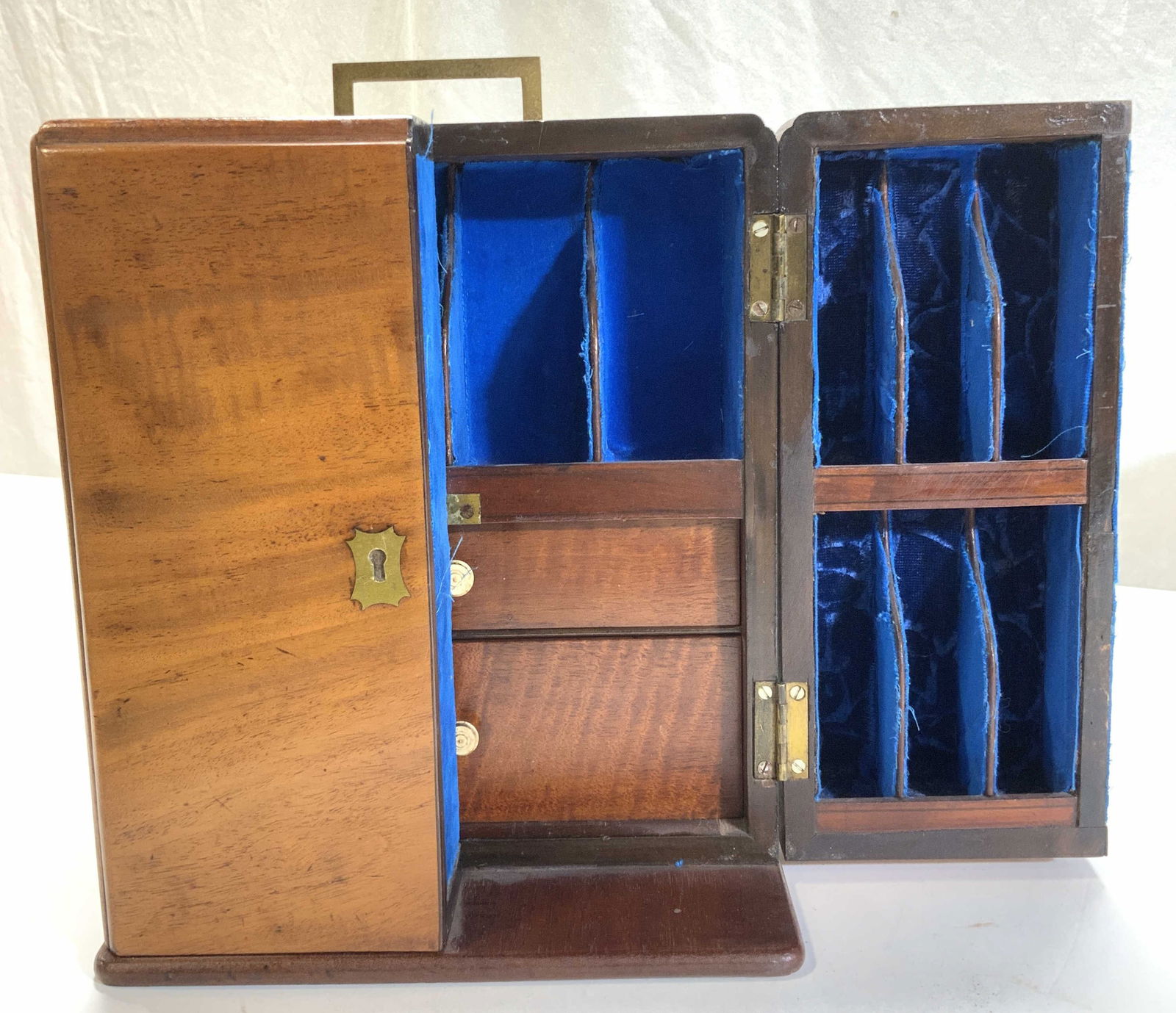 Salesman Sample Wood Chest w Skeleton Key (1 of 9)