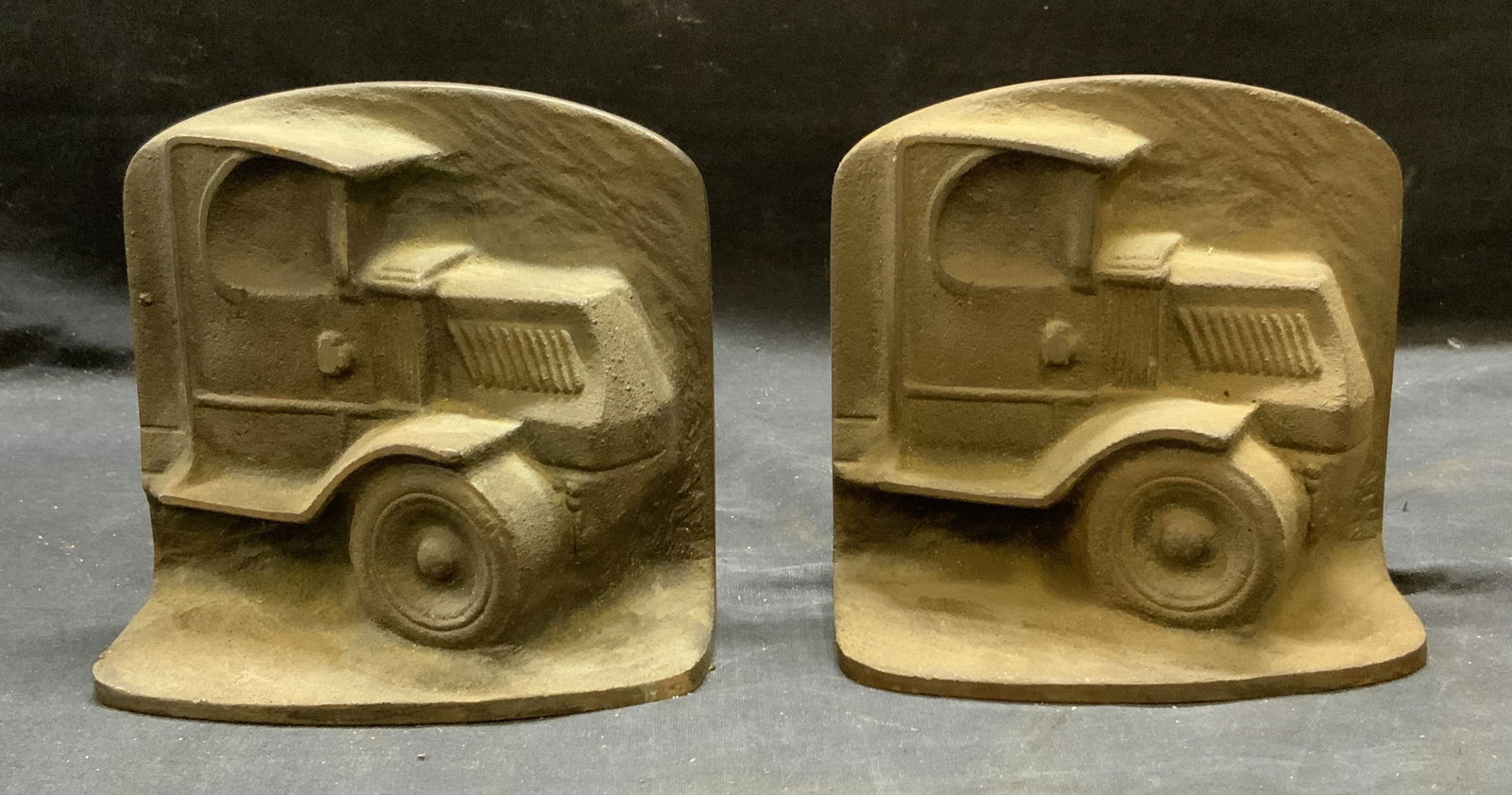 Pair Vintage Iron Automobile Bookends (1 of 6)