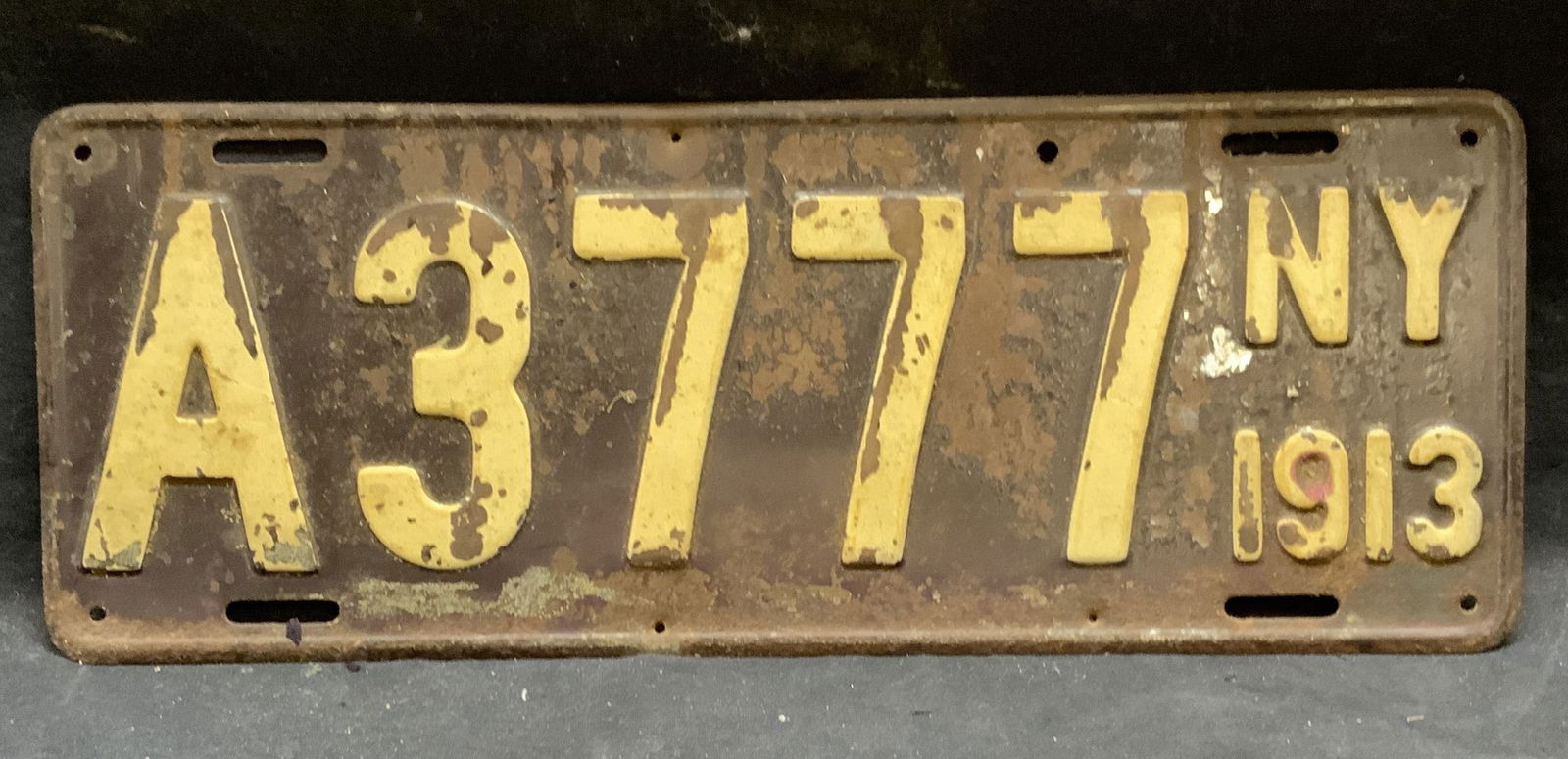 Antique 1913 New York Metal License Plate (1 of 6)