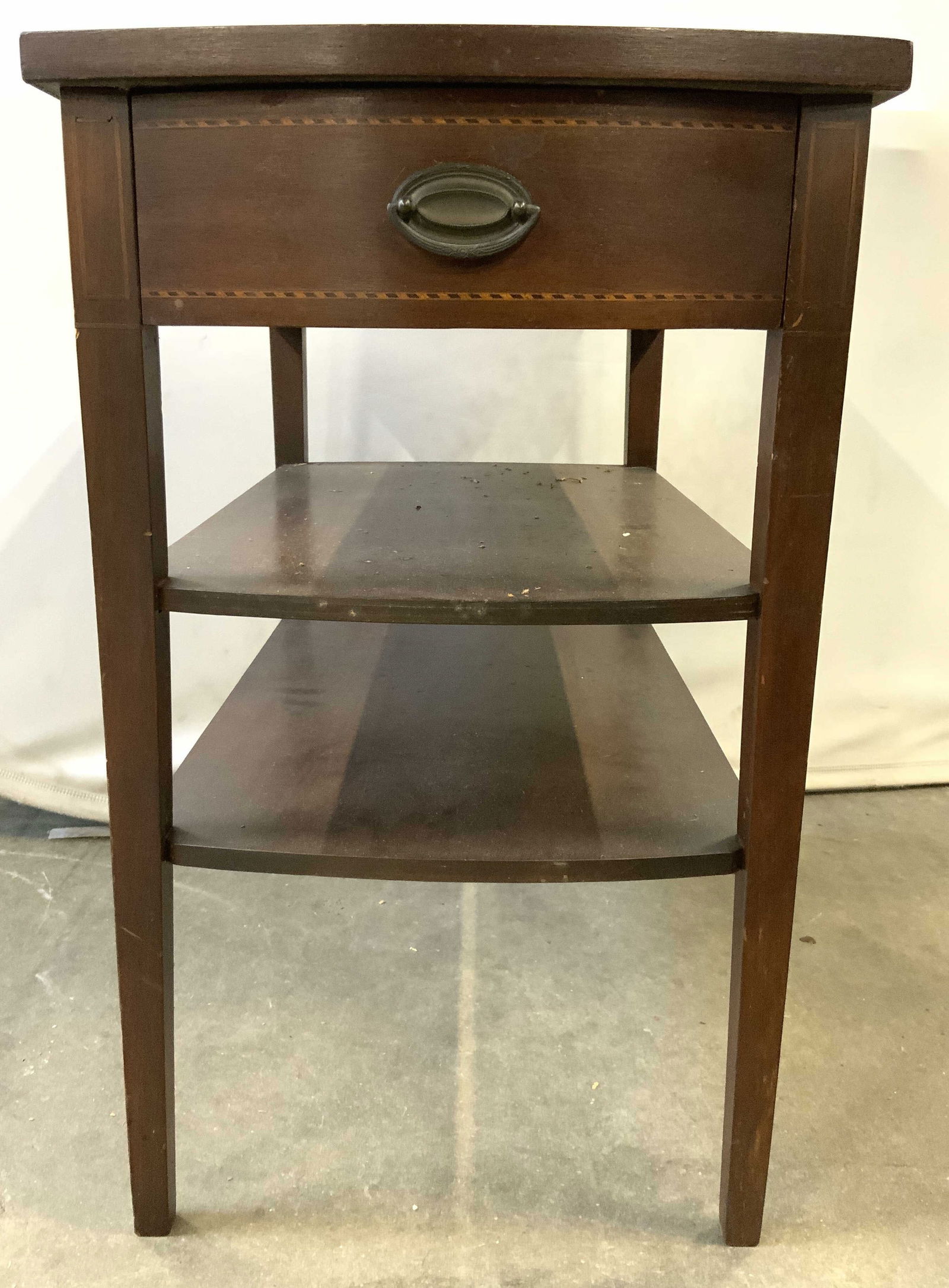MERSMAN Vntg English Style Mahogany End Table (1 of 12)