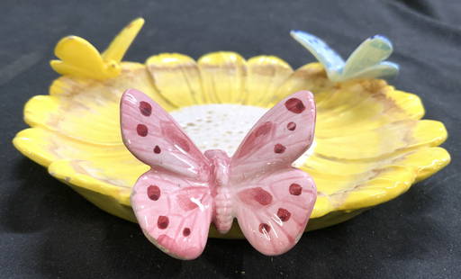ALDON Porcelain Flower Plate W Butterfly Figurals: Tag on underside reads ALDON ACCESSORIES. Piece is vintage and porcelain. Dish has floral shape with pink, blue, & yellow butterfly figures. Piece measures approximately 7.5 inches diameter.