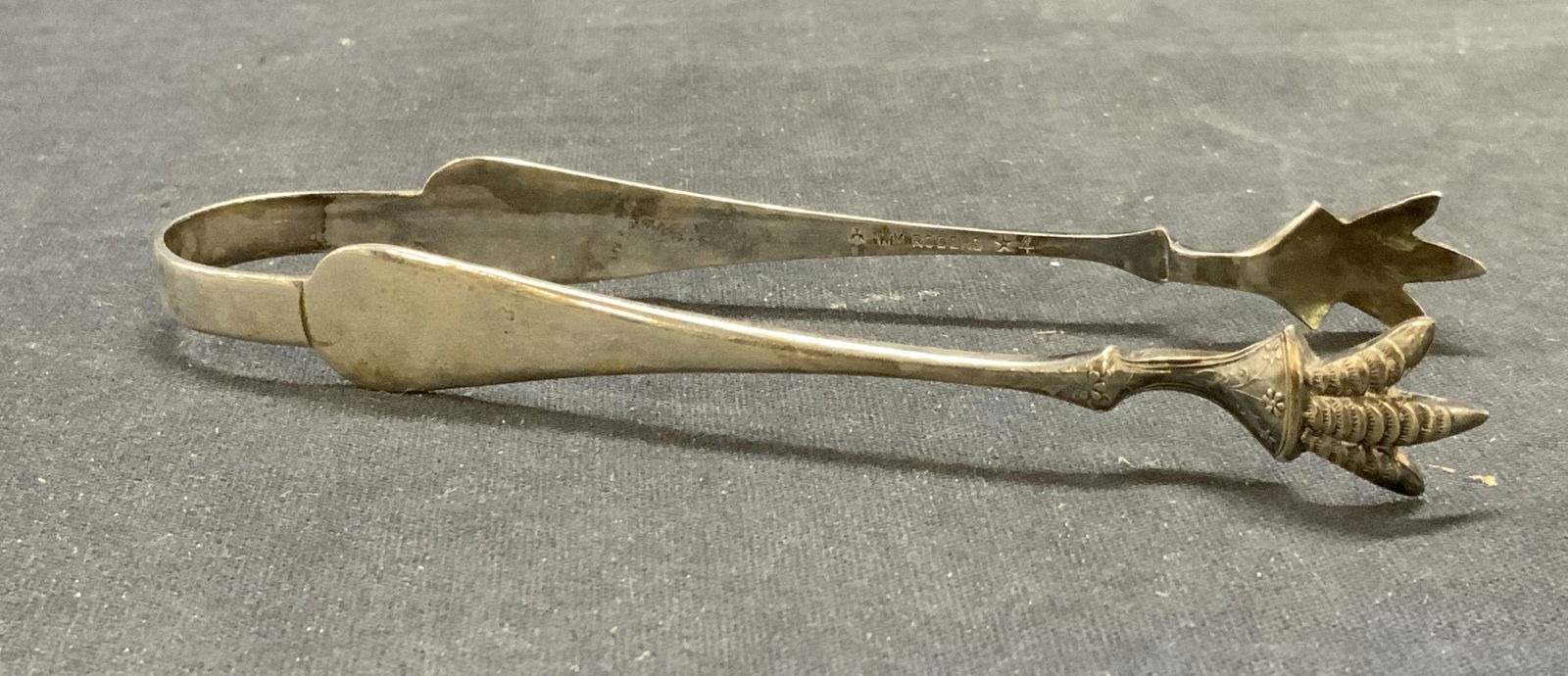 Vintage WM Rogers Silver Plated Tongs (1 of 6)