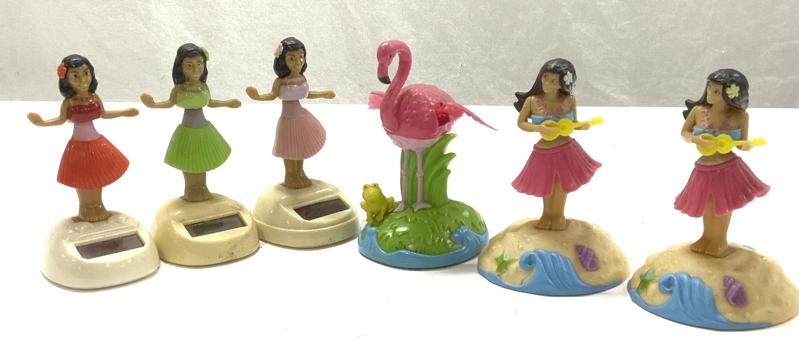 Lot 6 Hula Dancers and Flamingo Solar Toys (1 of 6)