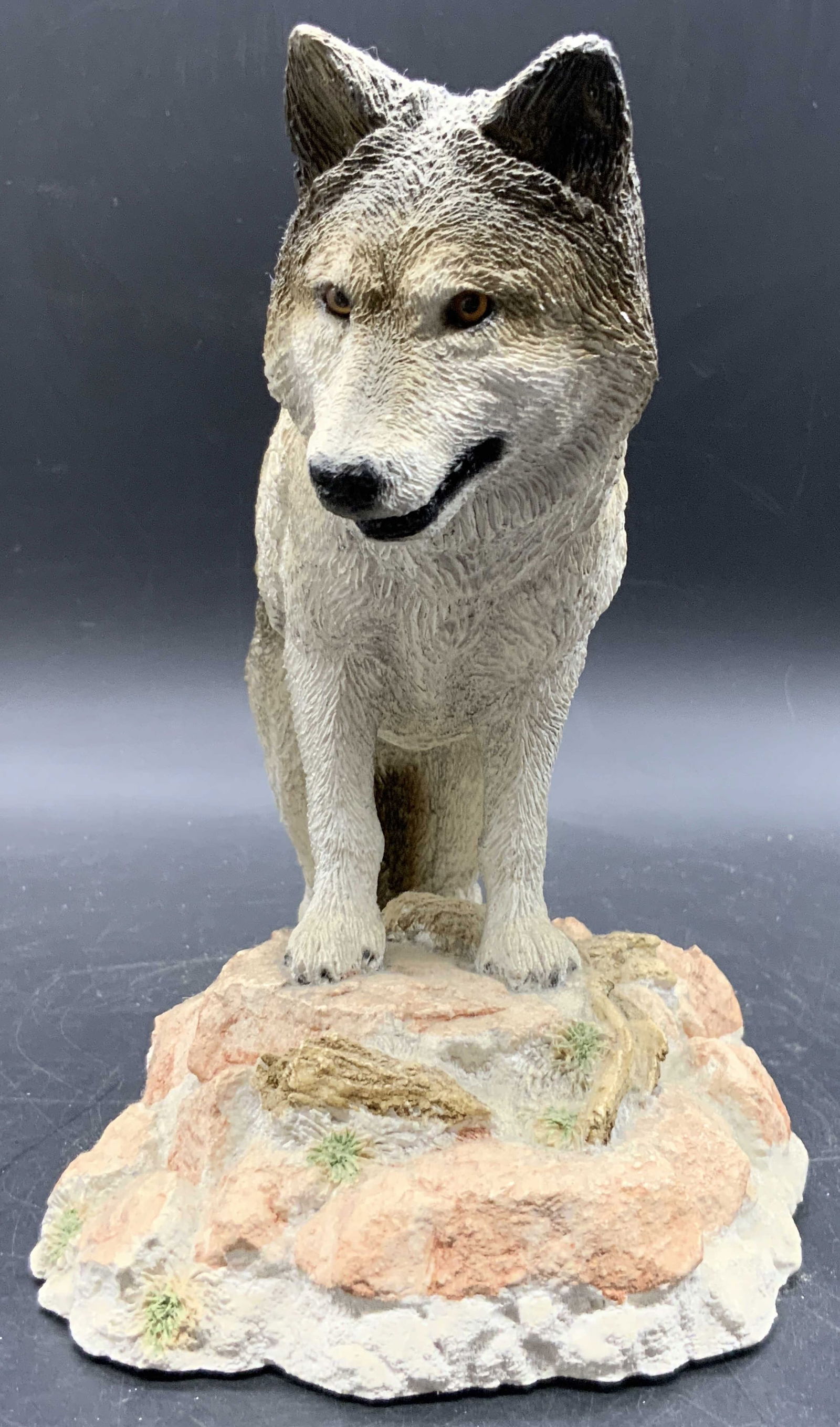 LIVING STONE INC 1993 Lookout Wolf Figural (1 of 9)