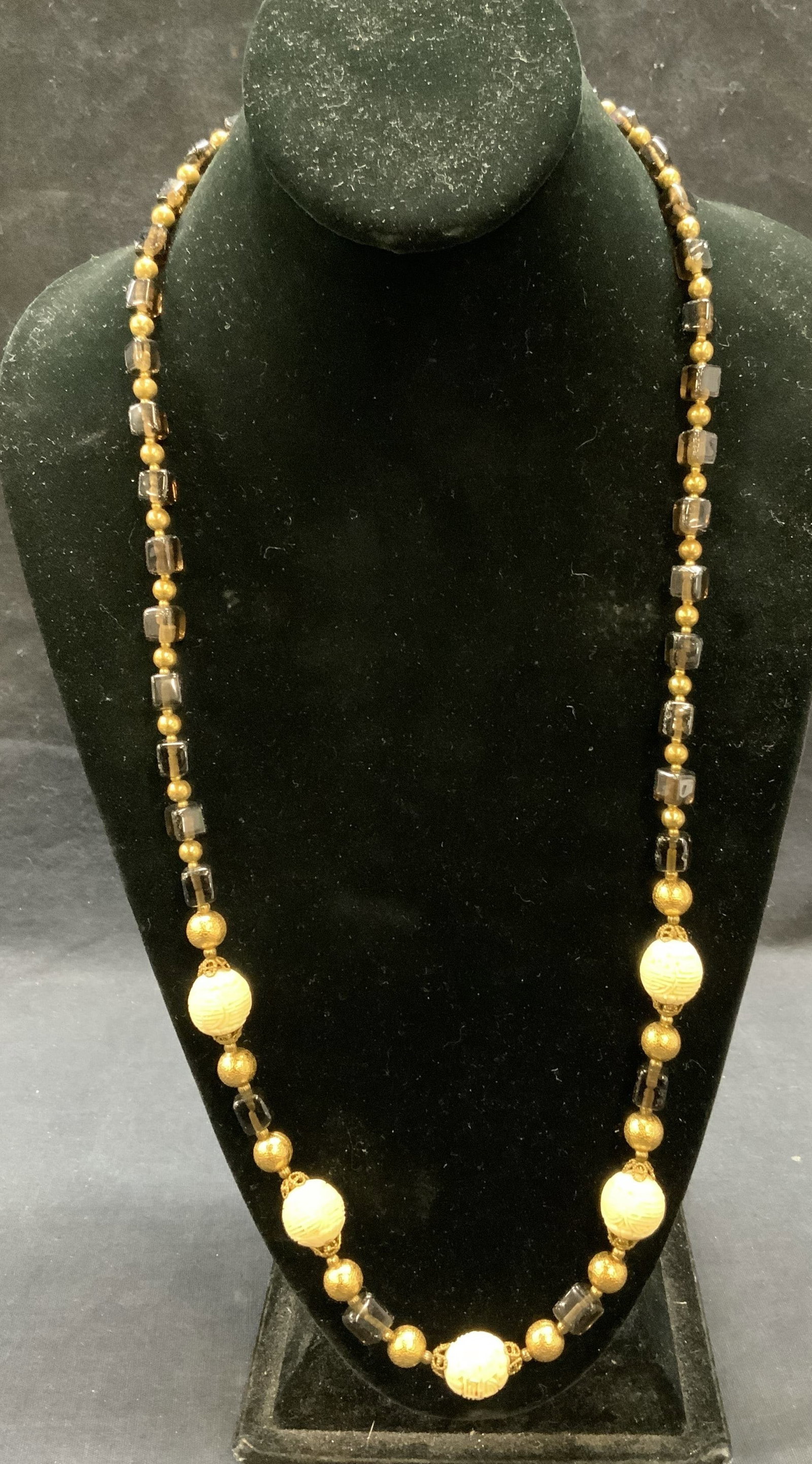Gold Tone Beaded Asian Style Necklace (1 of 6)