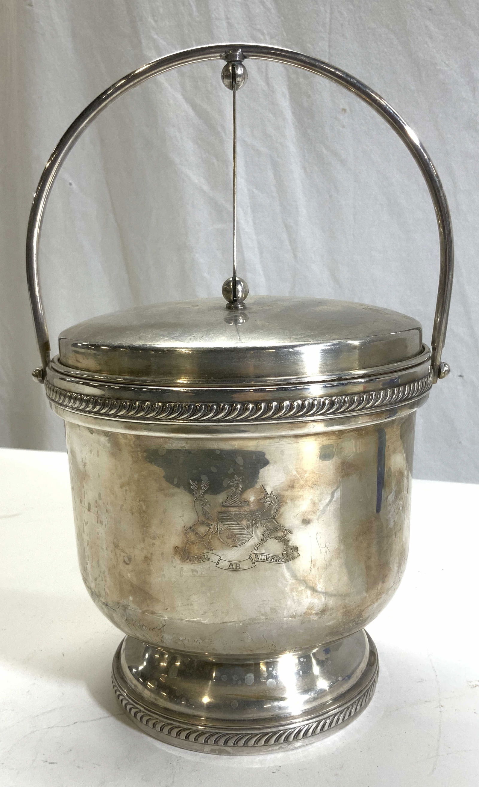 1883 B Rogers Silver Plate Hinged Ice bucket (1 of 6)