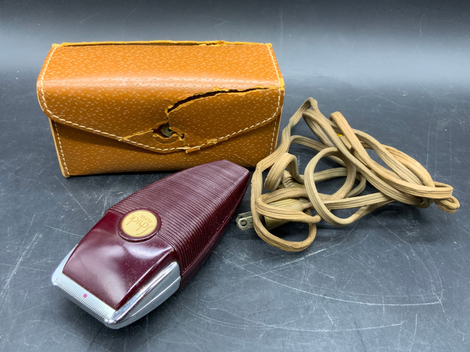 Vintage SCHICK FLYER Razor W/ Case & Wire (1 of 8)