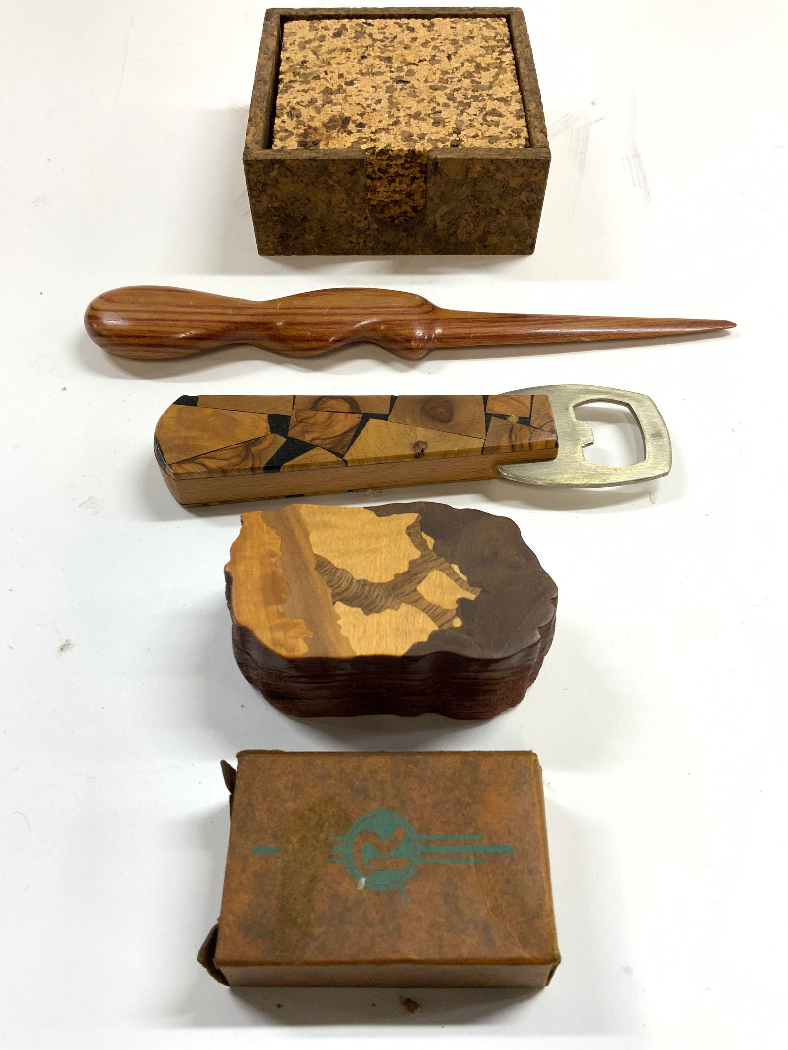 Lot 11 Assorted Wood & Cork Accessories (1 of 6)