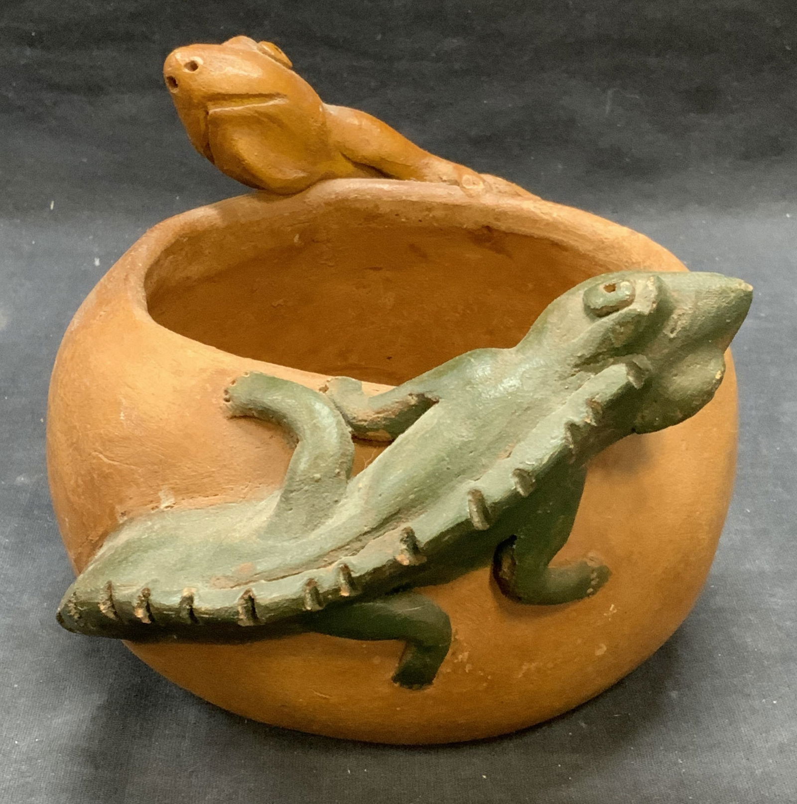 Vintage Handmade Ceramic Lizard Bowl (1 of 6)