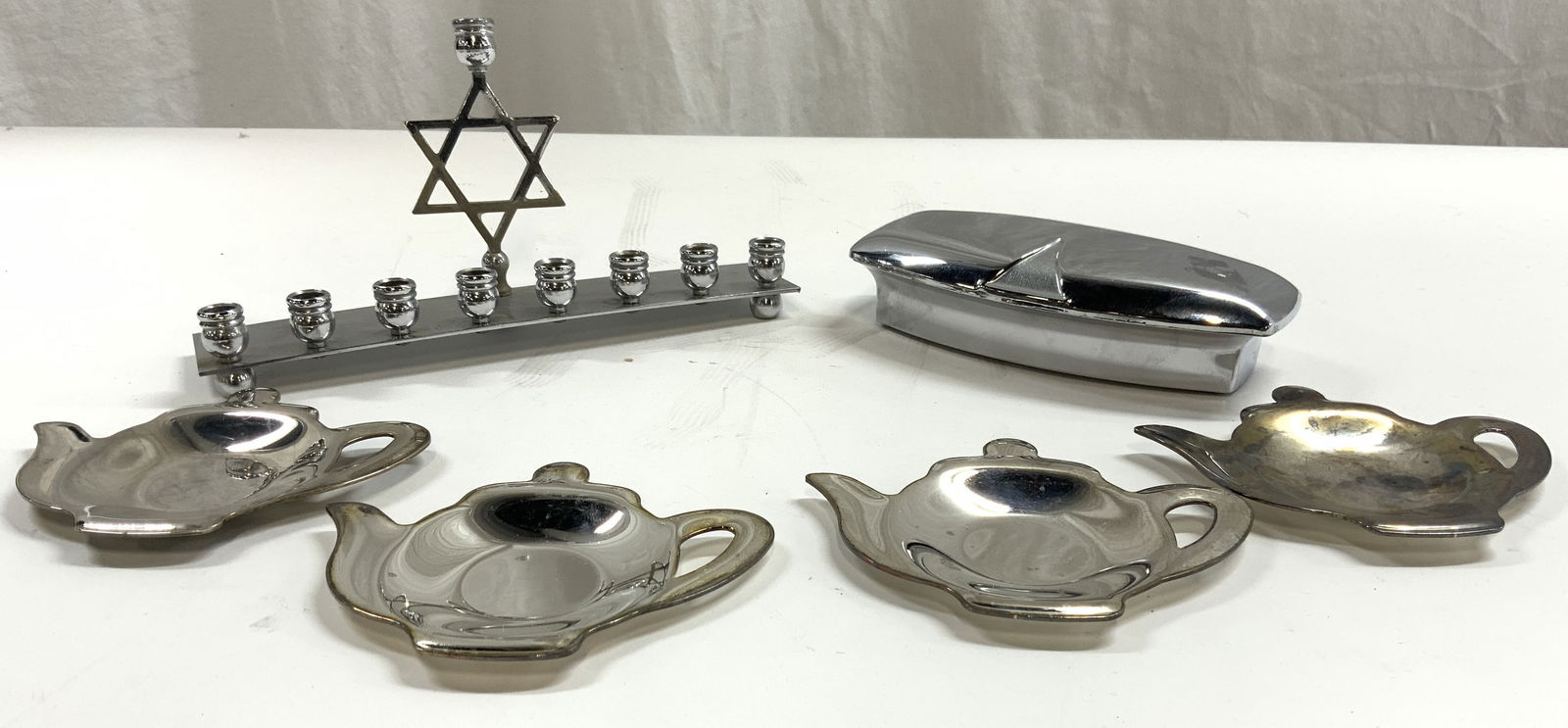 Lot 6 Metal Tabletop Accessories Menorah & More (1 of 7)