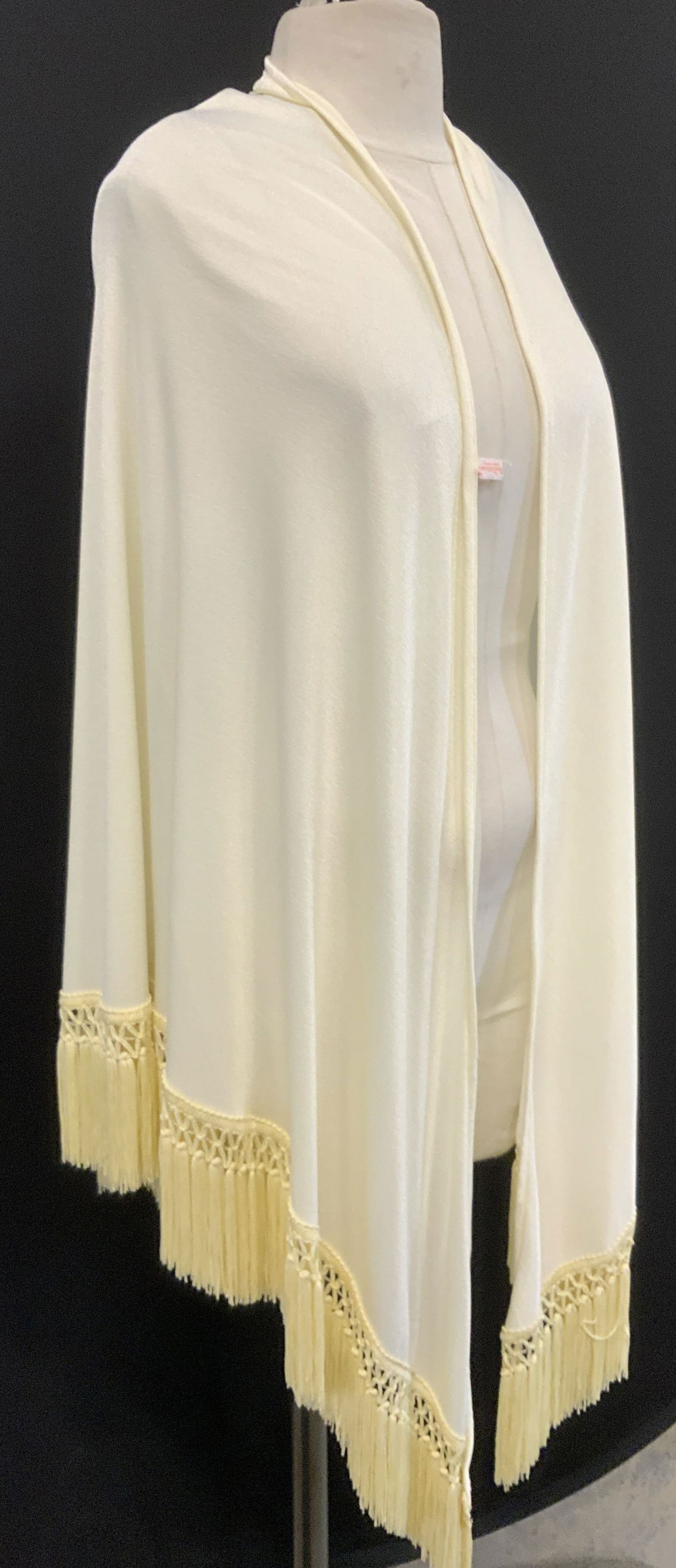 Therese Ahrens NY Triangular Tassel Shawl (1 of 6)