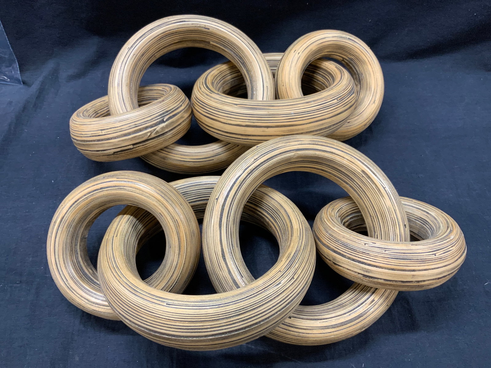 2 Intertwined Wooden Ring Home Accessories (1 of 6)