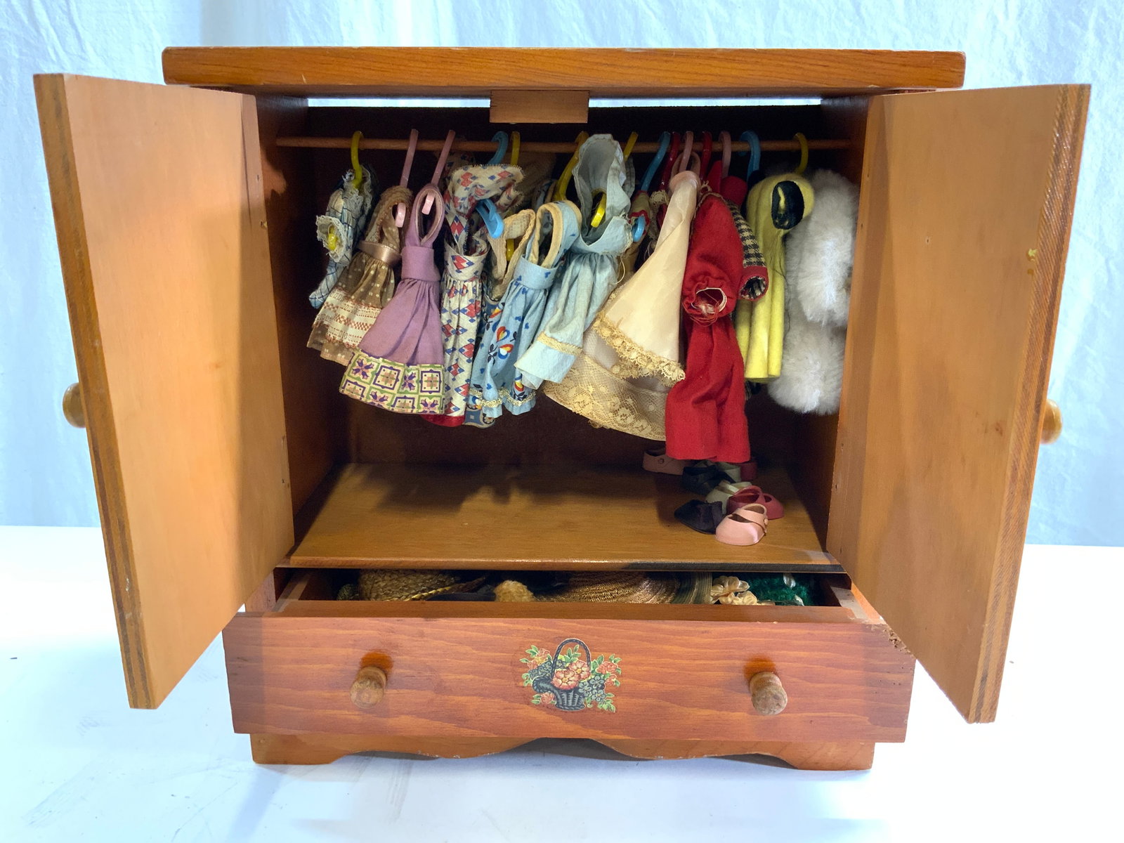 Group Lot 25+ Doll Wardrobe & Misc Doll Clothes (1 of 8)
