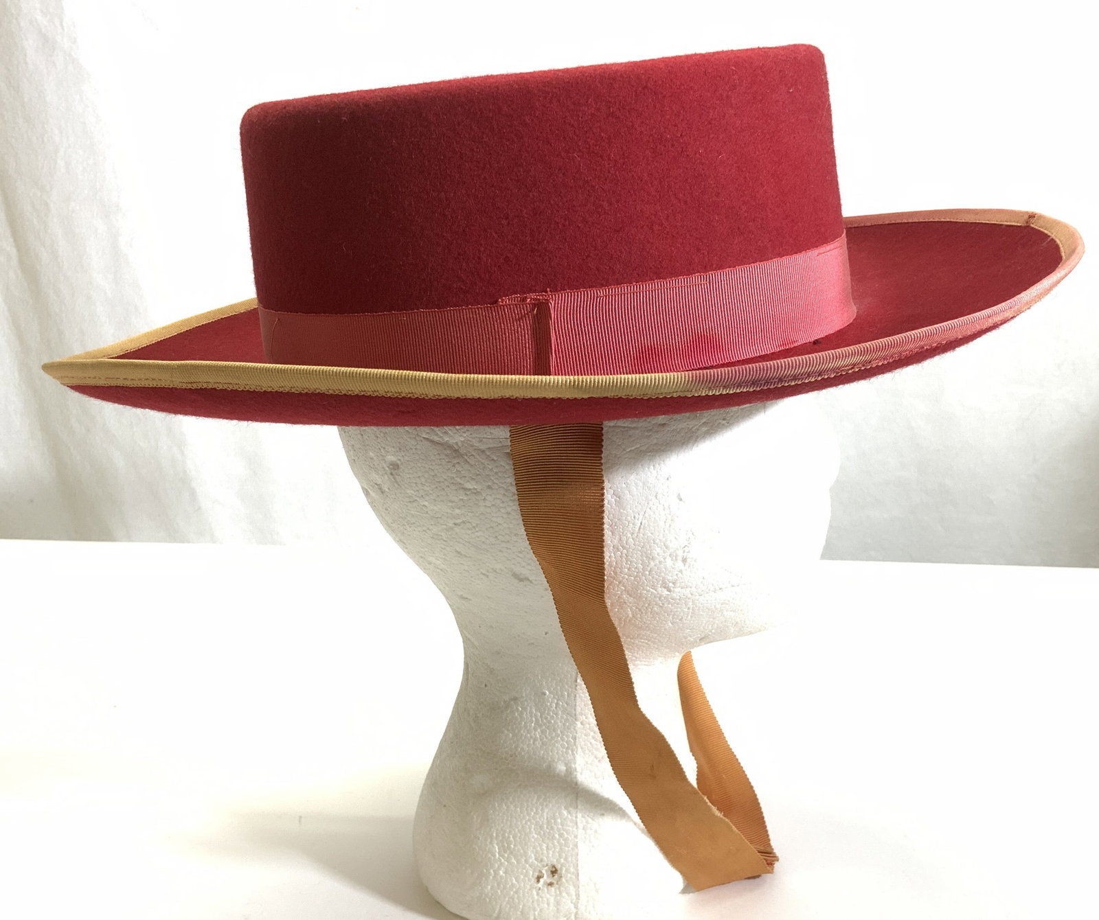 H.C.M.Chilean Cueca / Huaso Red Wool Hat (1 of 8)