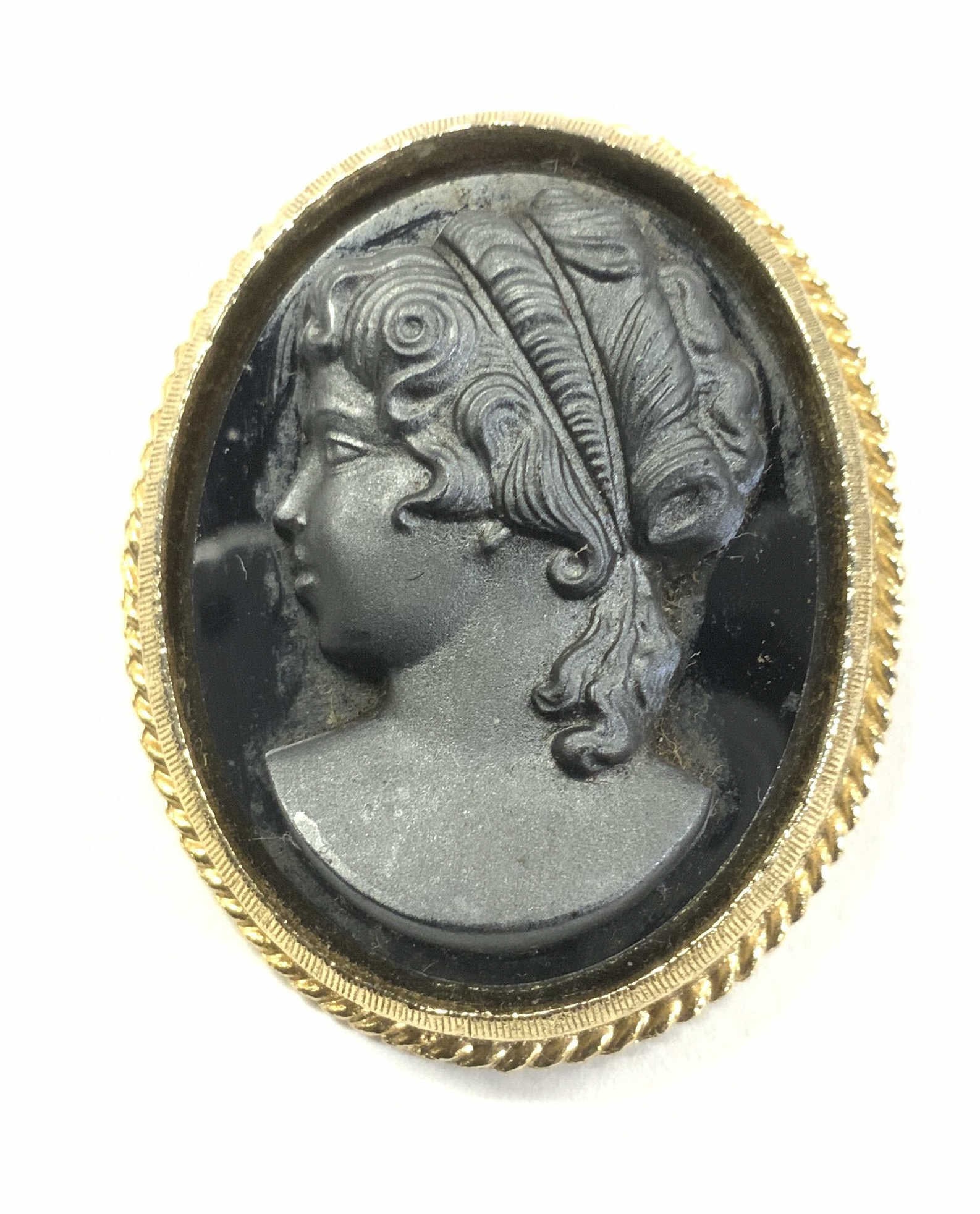 Victorian Style Cameo Brooch (1 of 6)