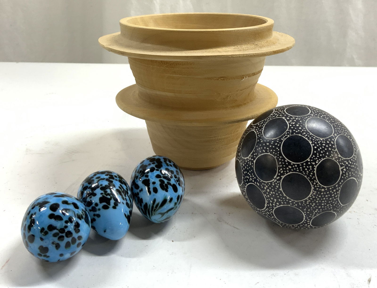 Lot 5 Tabletop Accessories (1 of 6)