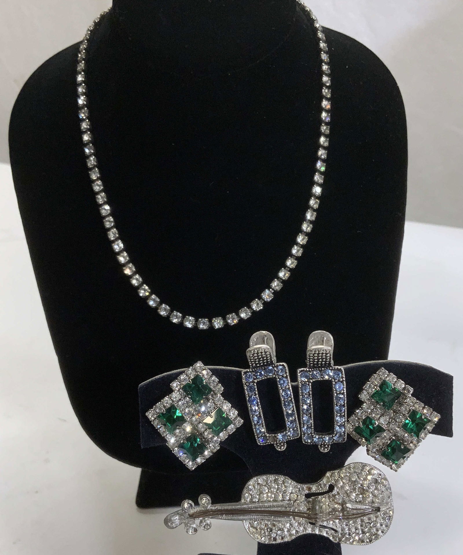 6 Kramer Earr, Crystal Violin Brooch/Neck./Clips (1 of 7)