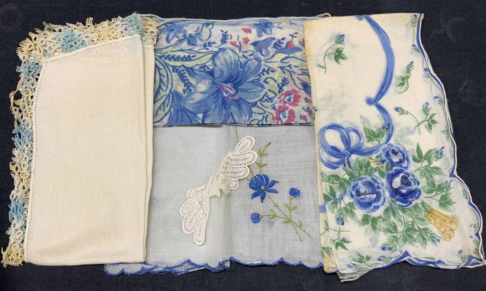 Lot 4 Vtg Embroidered & Lace Handkerchiefs (1 of 10)