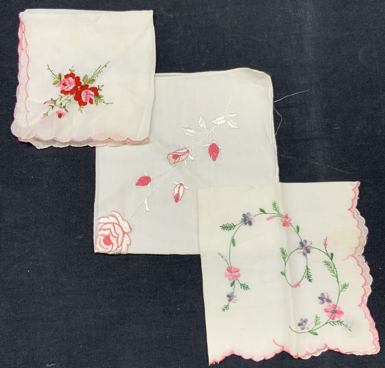 Lot 3 Vtg Embroidered Floral Linen Handkerchiefs (1 of 9)