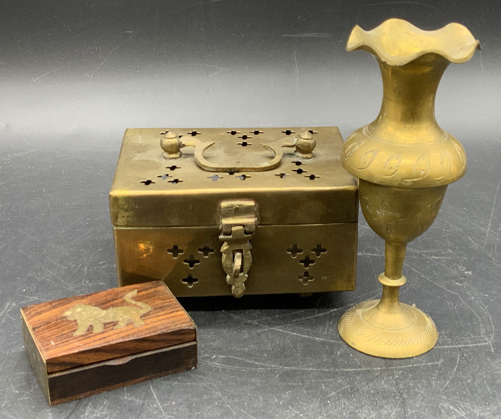 Lot 3 Vintage Brass Trinket Boxes & Brass Bud Vase (1 of 7)