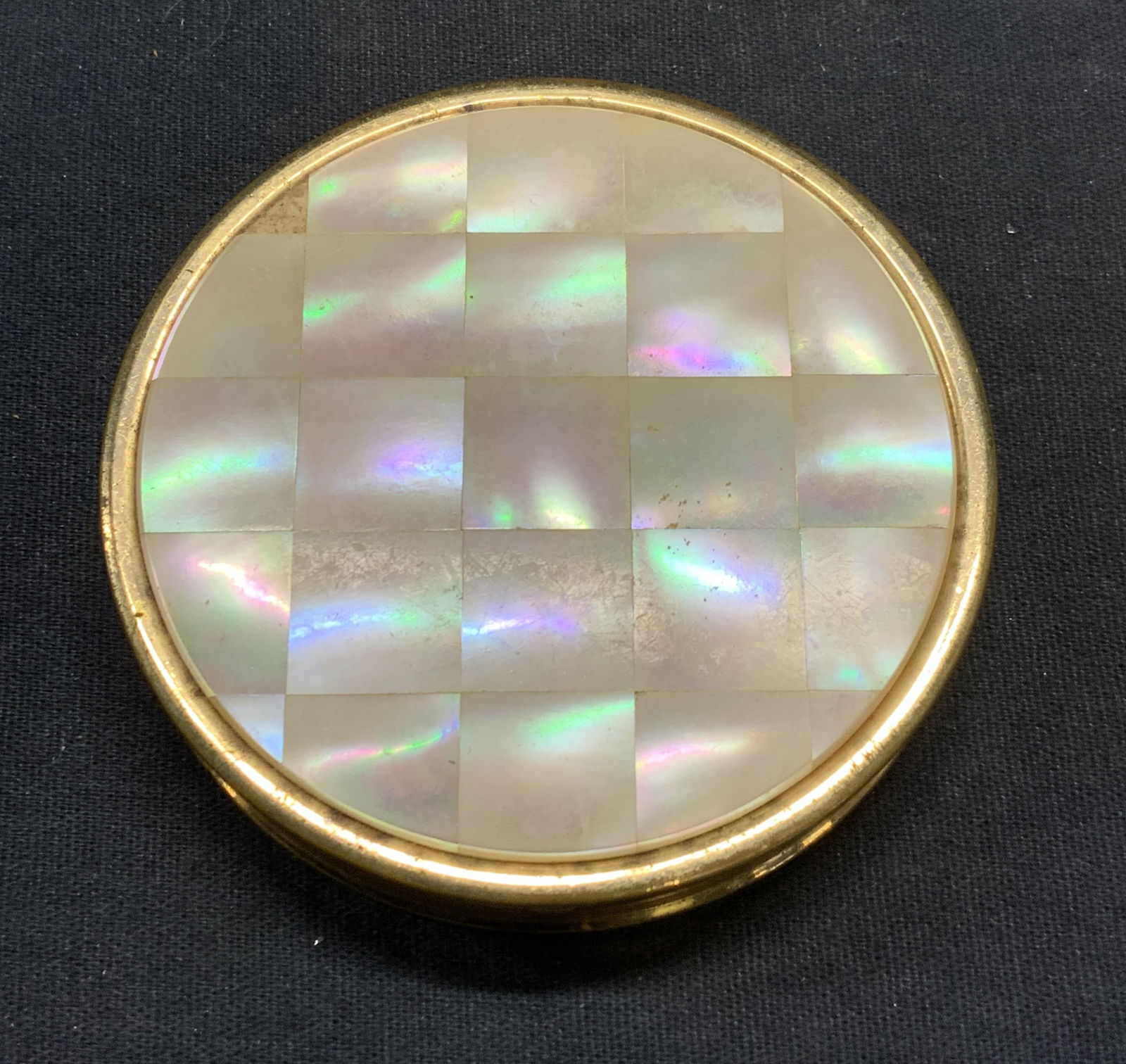 Vtg Max Factor Mother of Pearl Makeup Compact (1 of 6)