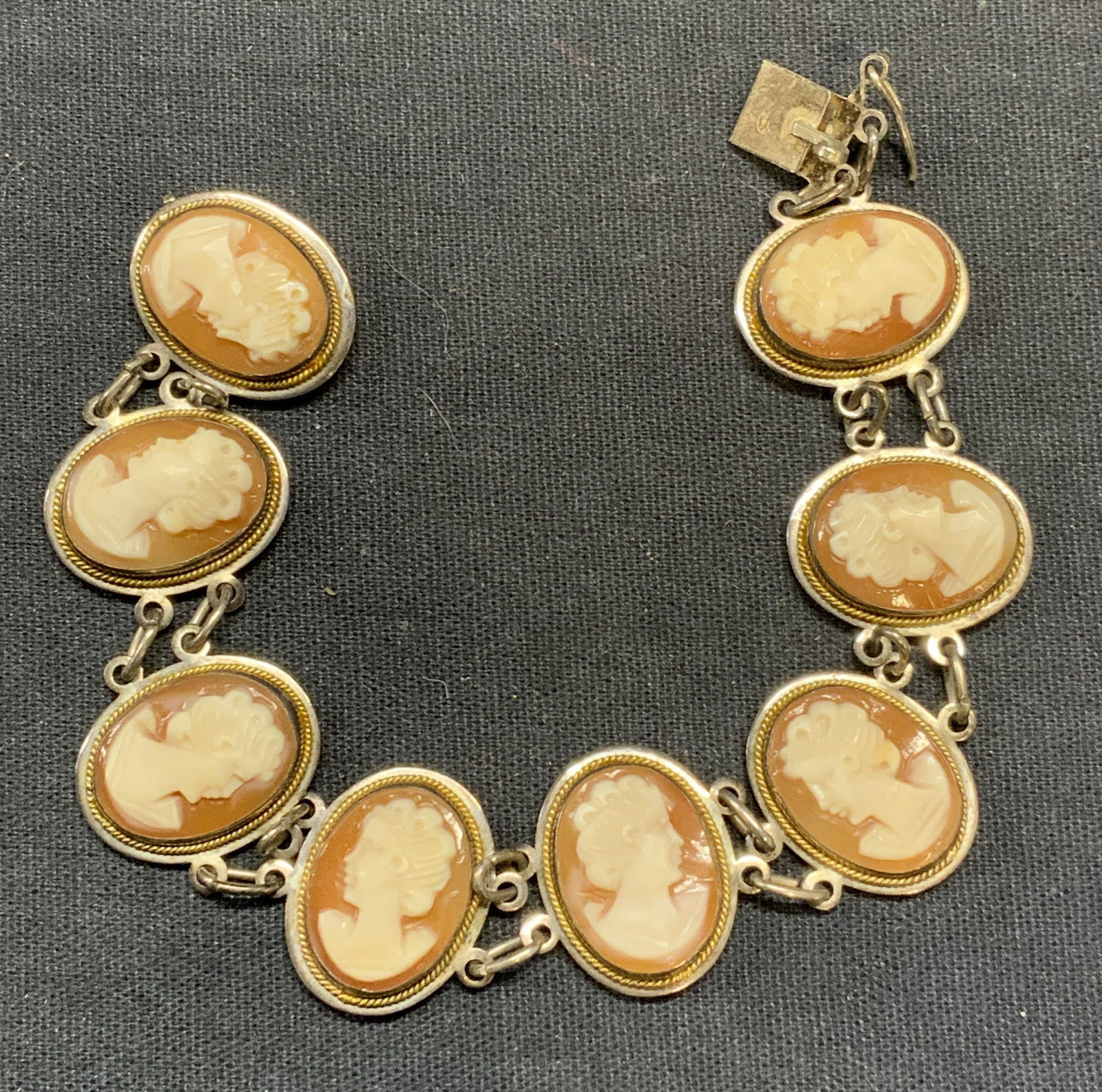 Vintage Sterling Silver Shell Cameo Bracelet (1 of 6)