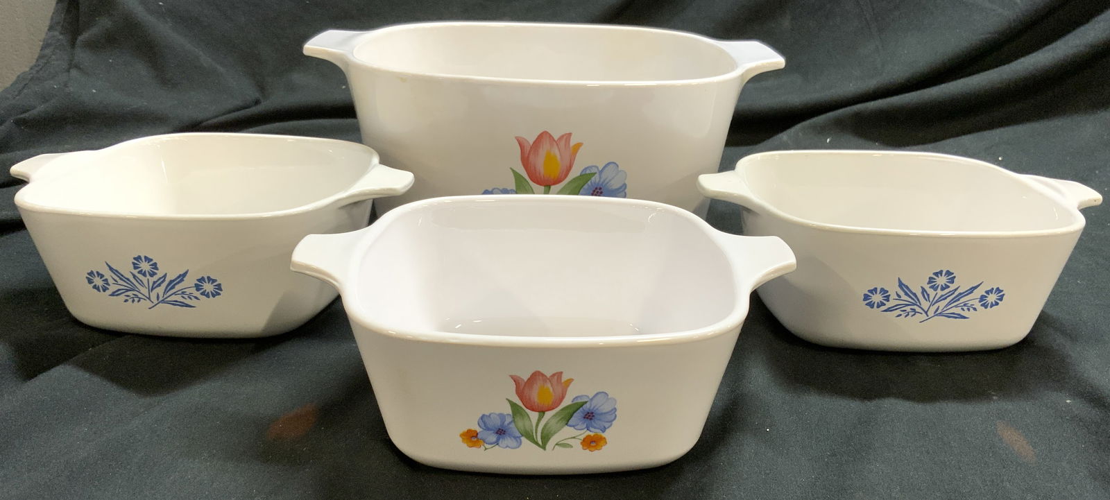 Lot 4 Vntg CORNINGWARE Porcelain Casserole Dishes (1 of 7)