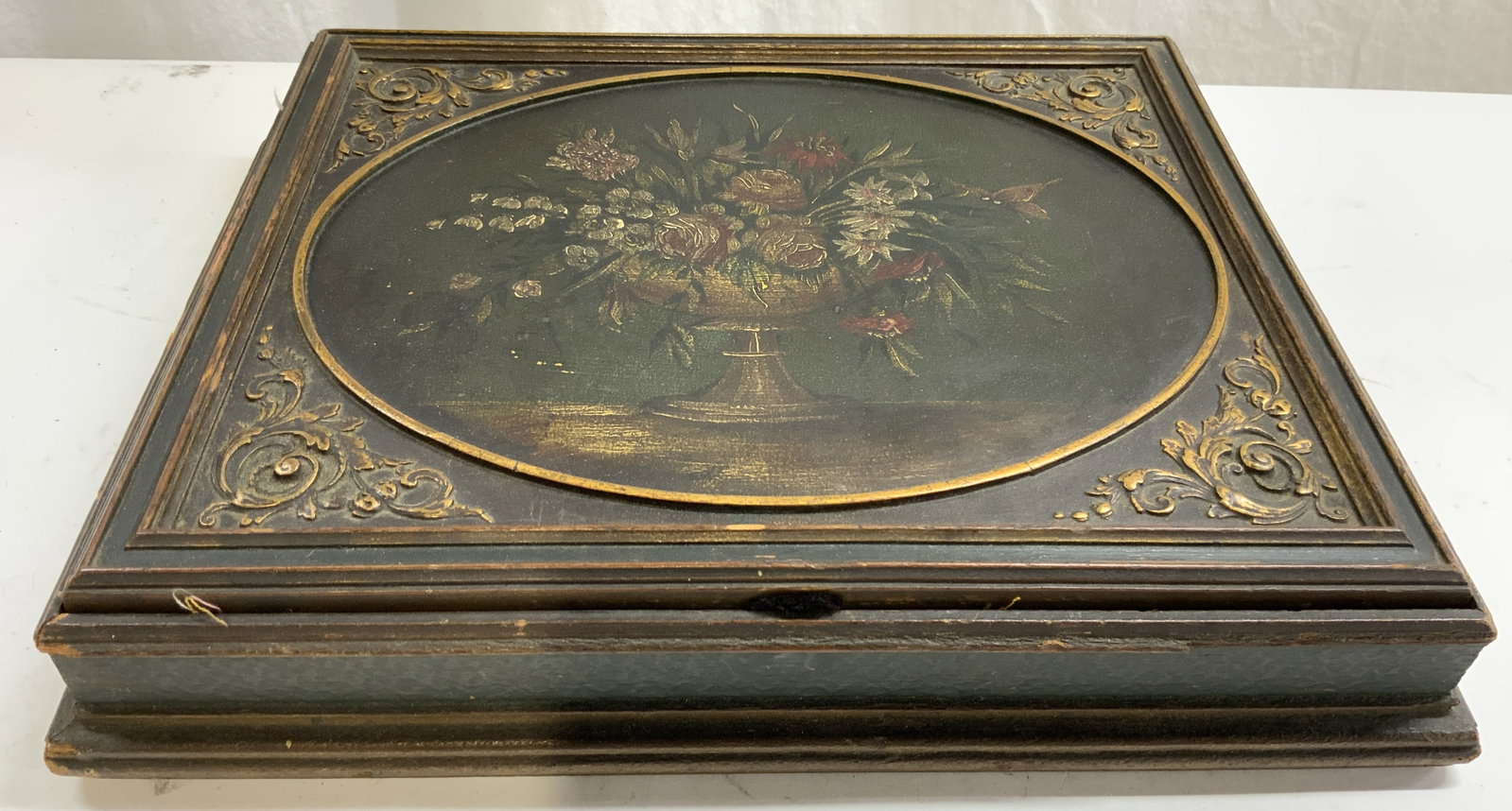 Antique Hand Painted Jewelry Box W Lid: Jewelry box appears to be antique possibly vintage. Piece has hand painted floral & leaf detail to top of lid. Jewelry box is wooden with ornate gilt scroll and leaf. Box has hinged lid. Interior has 