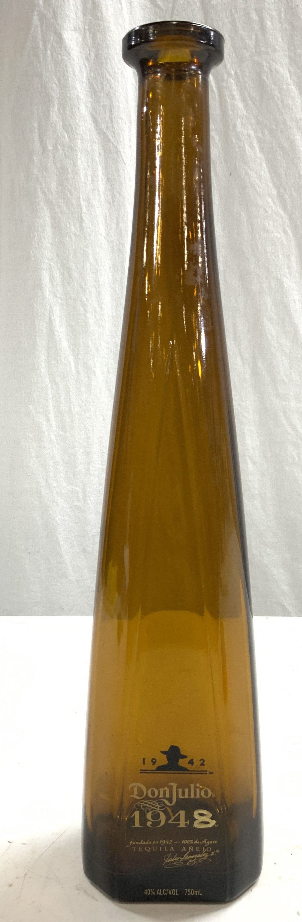 DON JULIO 1942 Art Glass Amber Glass Bottle (1 of 7)