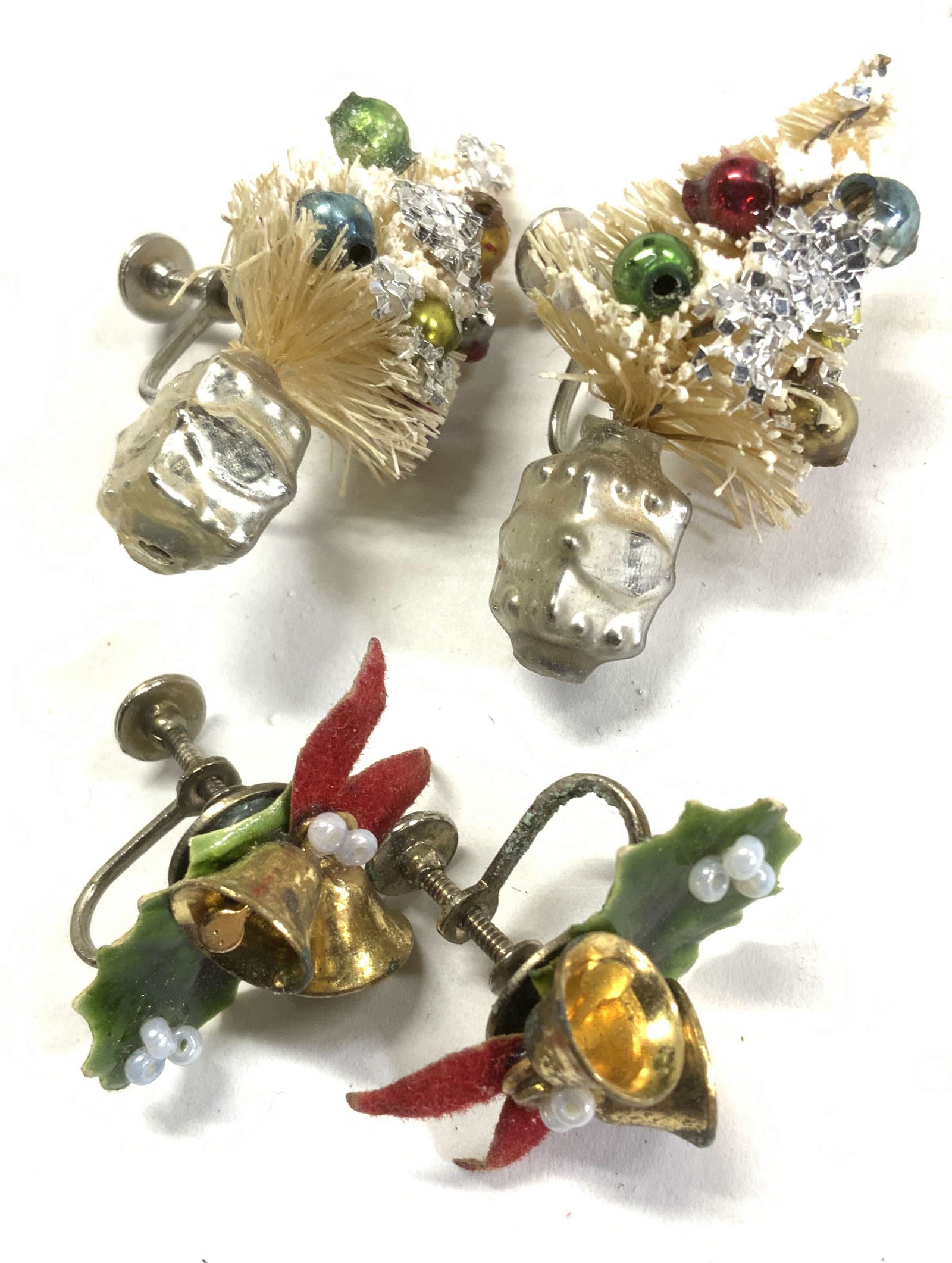 2 pairs Hand Crafted Vtg XMAS  Earrings (1 of 6)