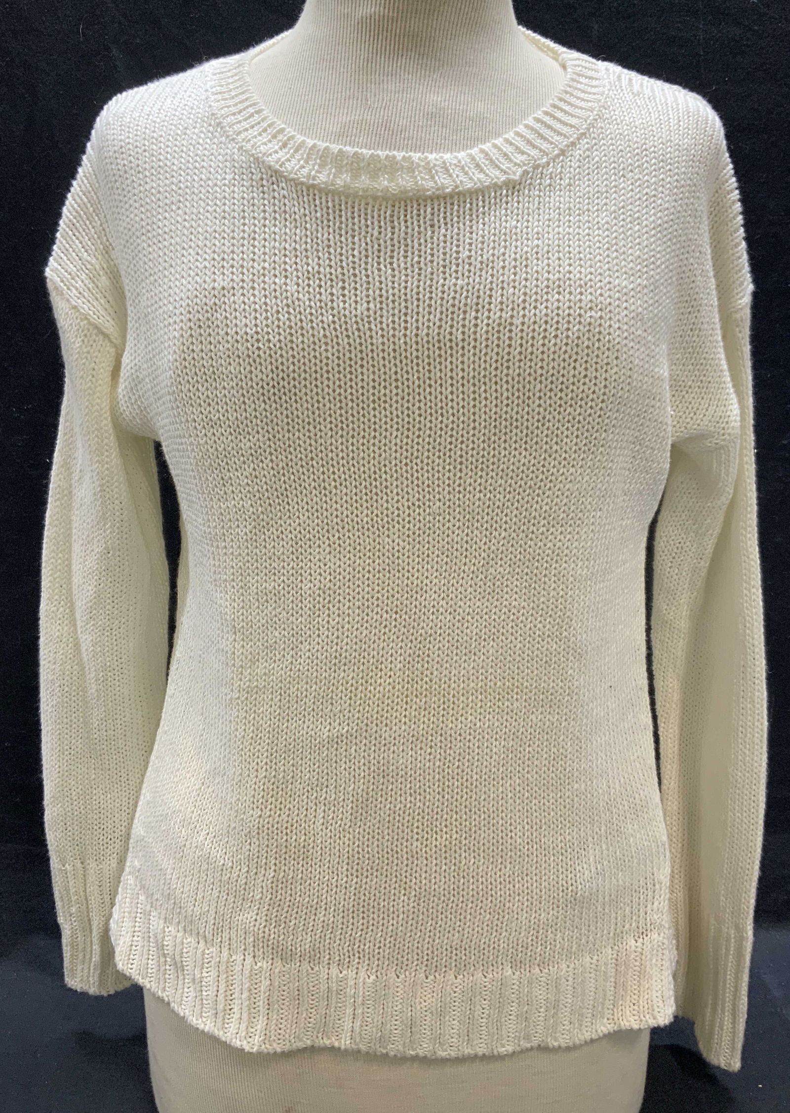 J Crew White Linen Knit Sweater NWT: J Crew white knit sweater. 100% linen. Size XS. New with tag. J crew, j crew sweater, ladies designer sweater, ladies designer knitwear, ladies designer fashion, ladies white sweater, ladies linen swe