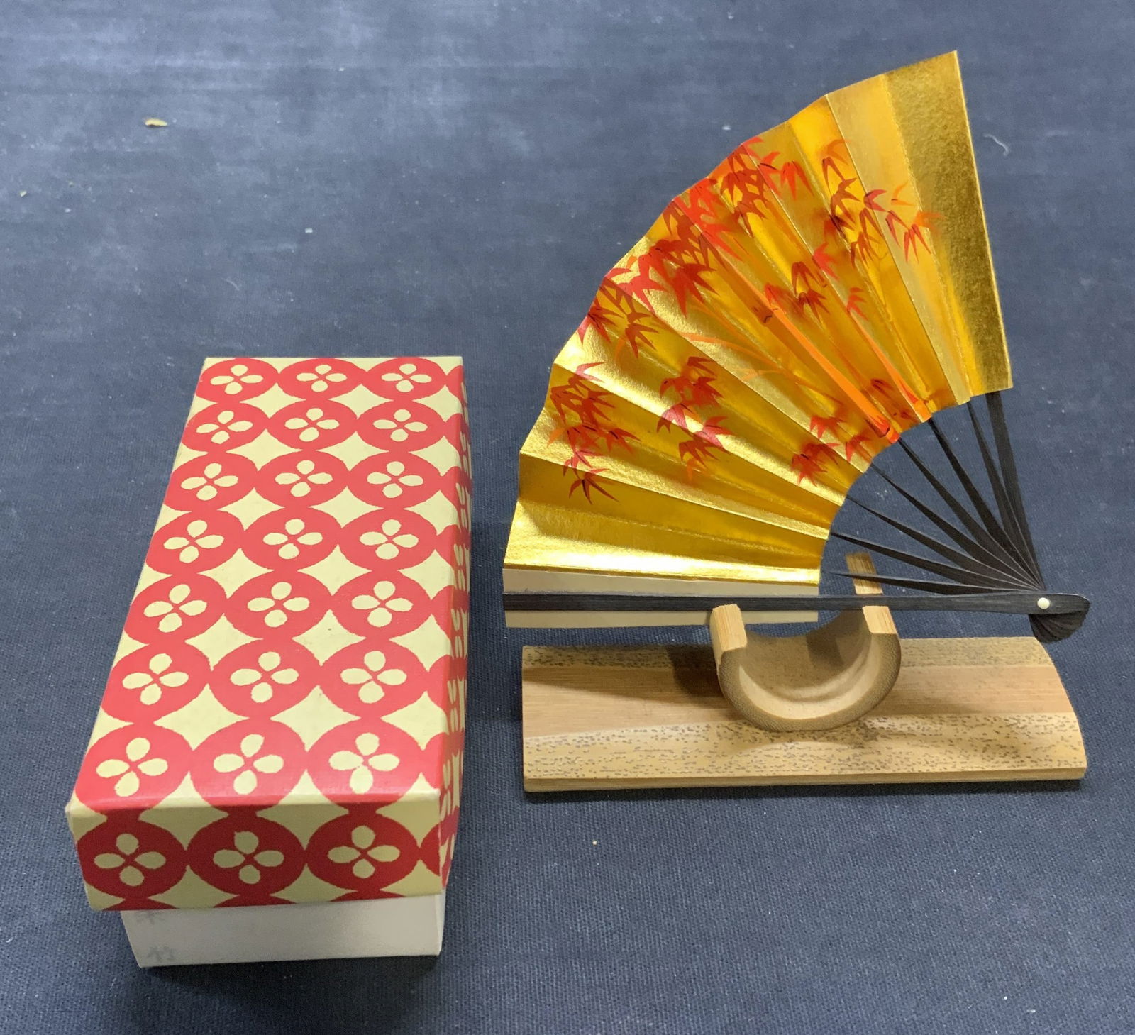 Vintage Gilt Botanical Fan & Stand (1 of 7)