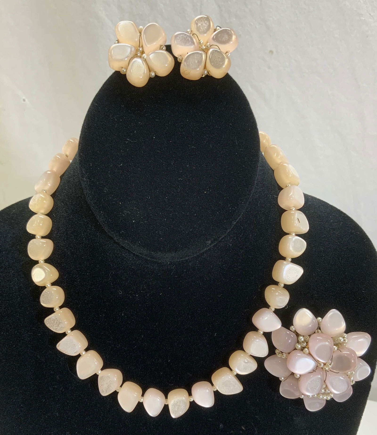 CastleCliff Vntg Jewelry Set, Neck, Earr, Brooch 3 (1 of 8)