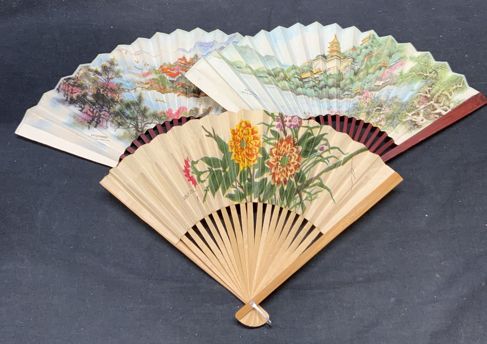 Lot 3 Vintage Chinese Folding Fans (1 of 8)