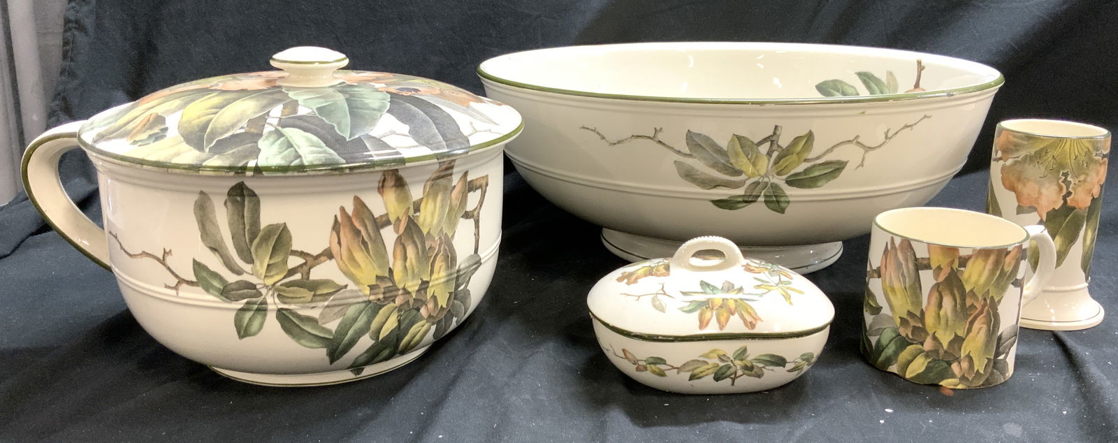 TC BROWN WESTHEAD MOORE & CO Lot 5 Earthenware (1 of 9)