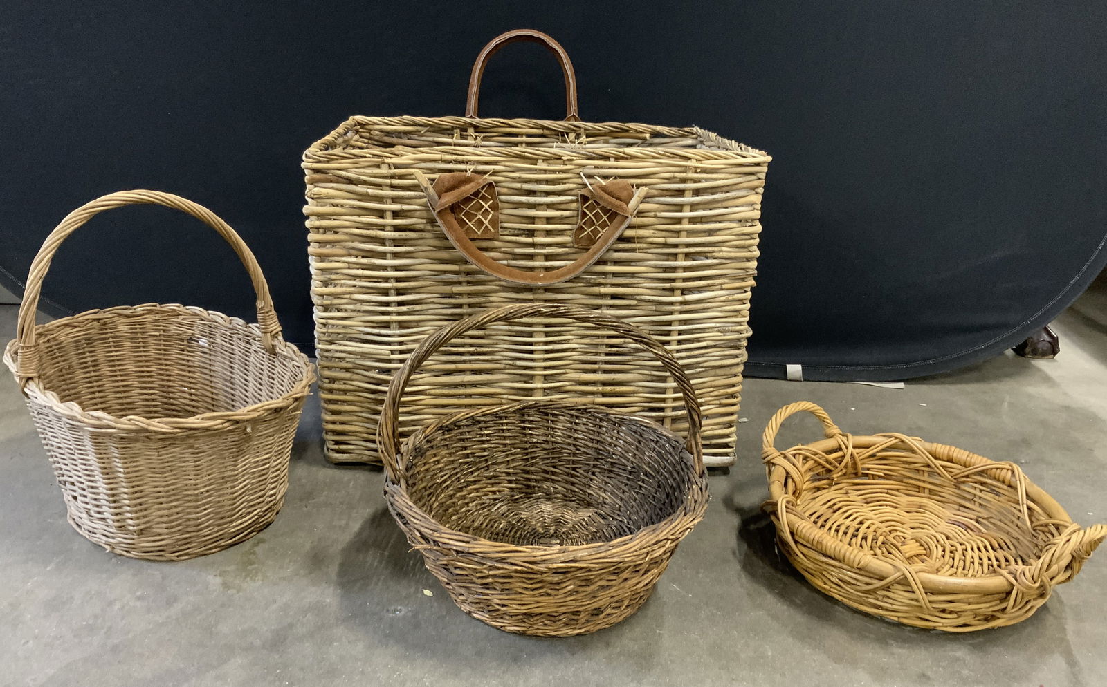 Lot 4 Woven Wicker Baskets (1 of 7)