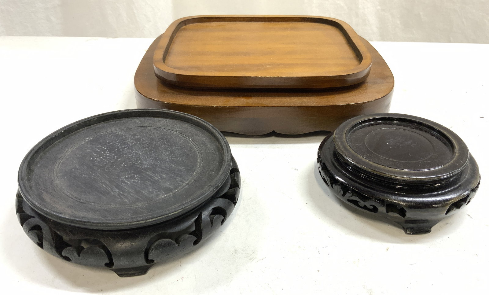 Lot 3 Carved Wooden Pedestals (1 of 6)