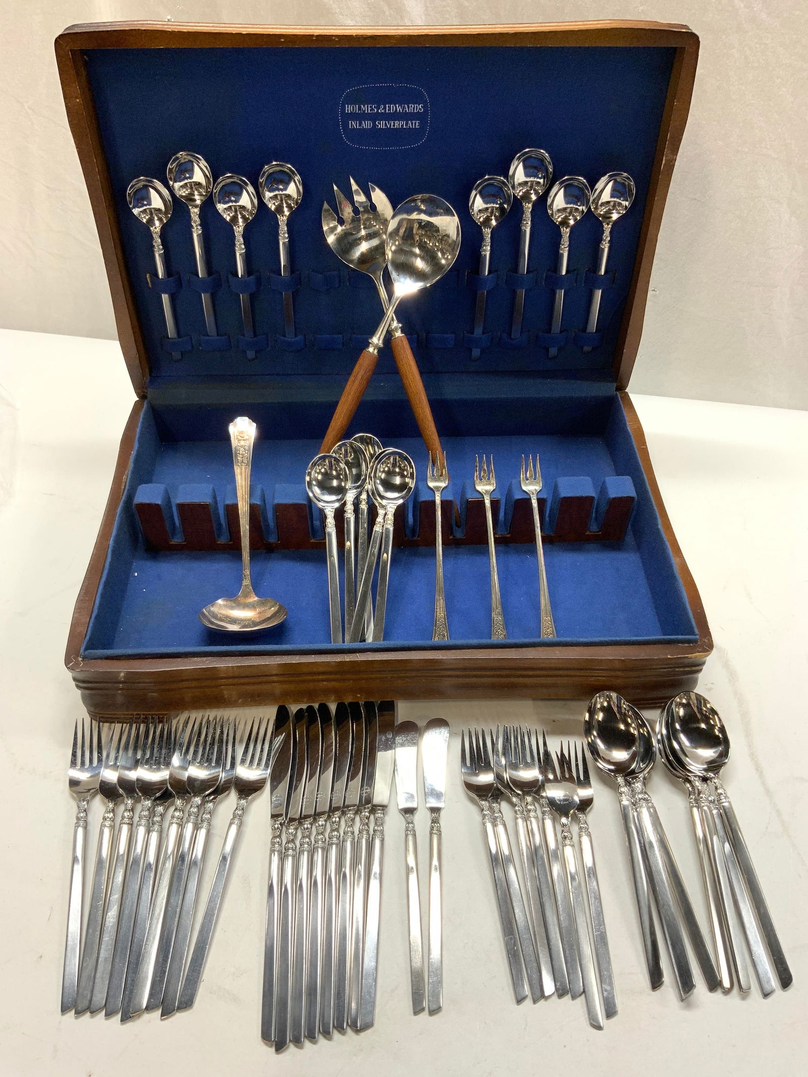 Everbrite Stainless Flatware Set  53 in Wood Chest (1 of 12)