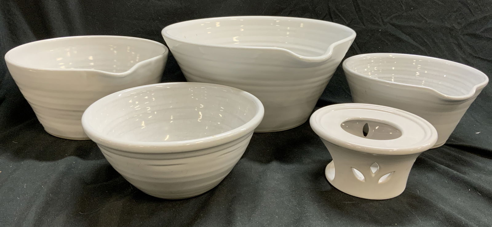 SIMON PEARCE Lot 5 Porcelain Bowls & More (1 of 7)