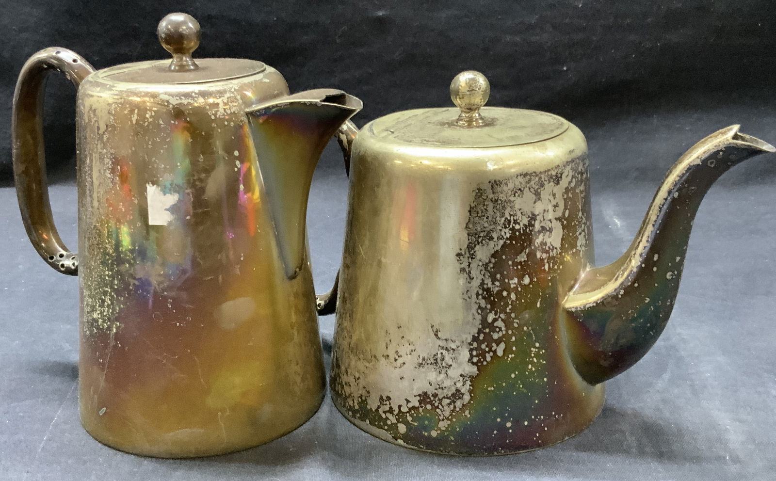 Lot 2 Sheffield Silver Plate Tea Pots (1 of 8)