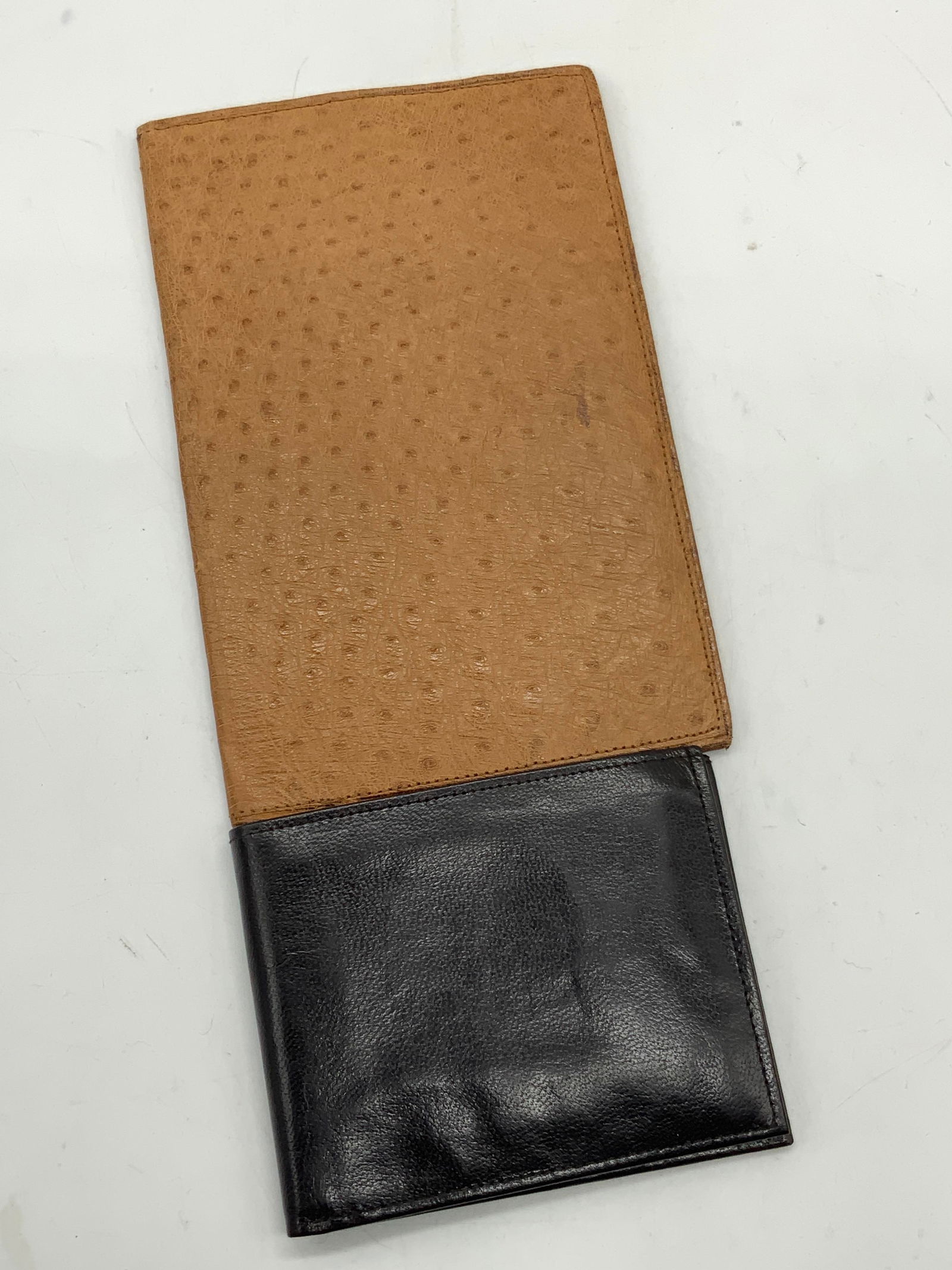 Lot 2  Leather Wallets, Buxton (1 of 9)