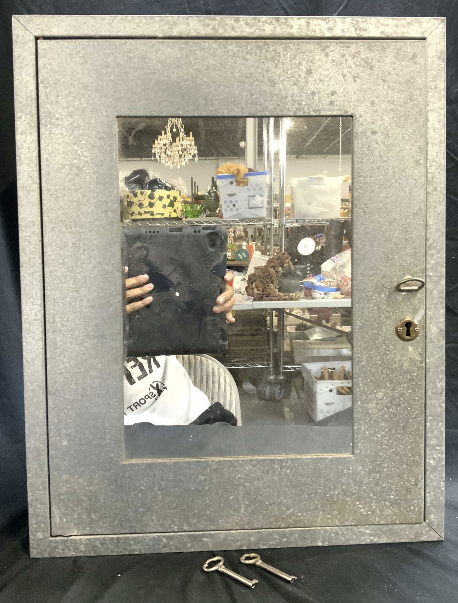 Vntg Mirrored Metal Wall Cabinet W Shelves & Keys (1 of 7)