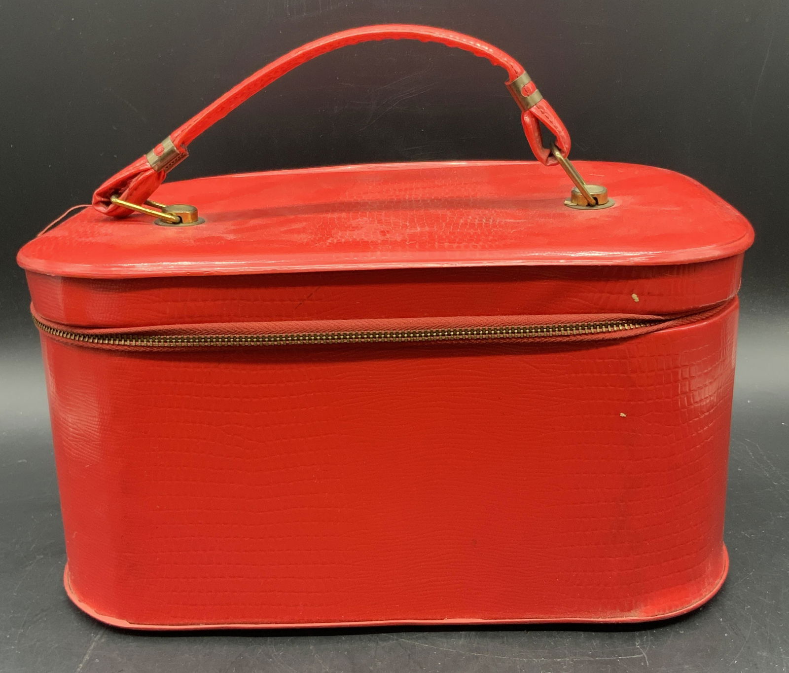 TOLIN Vintage Red Vinyl Travel Bag / Cosmetic Bag (1 of 11)