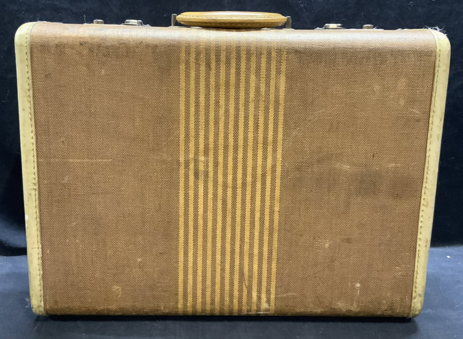 Vintage Airess Platt Tan Striped Suitcase: Vintage Airess Platt tan striped suitcase. Leather trim and canvas. Measures approx. 17.75 x 6.5 x 13.5 inches. Wear to material including marks and blemishes observed. Airess platt, Airess platt suit