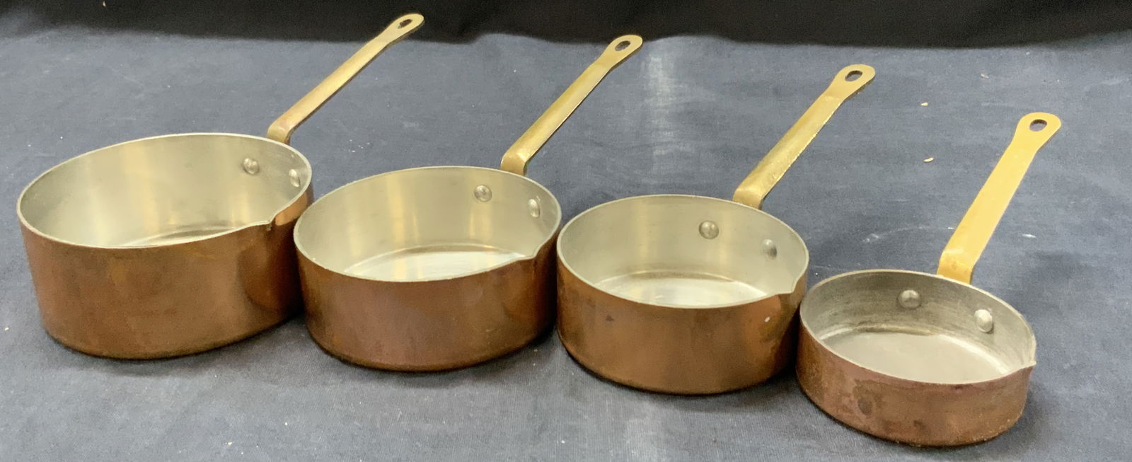 Set 4 Copper & Brass Vtg Measuring Cups (1 of 8)
