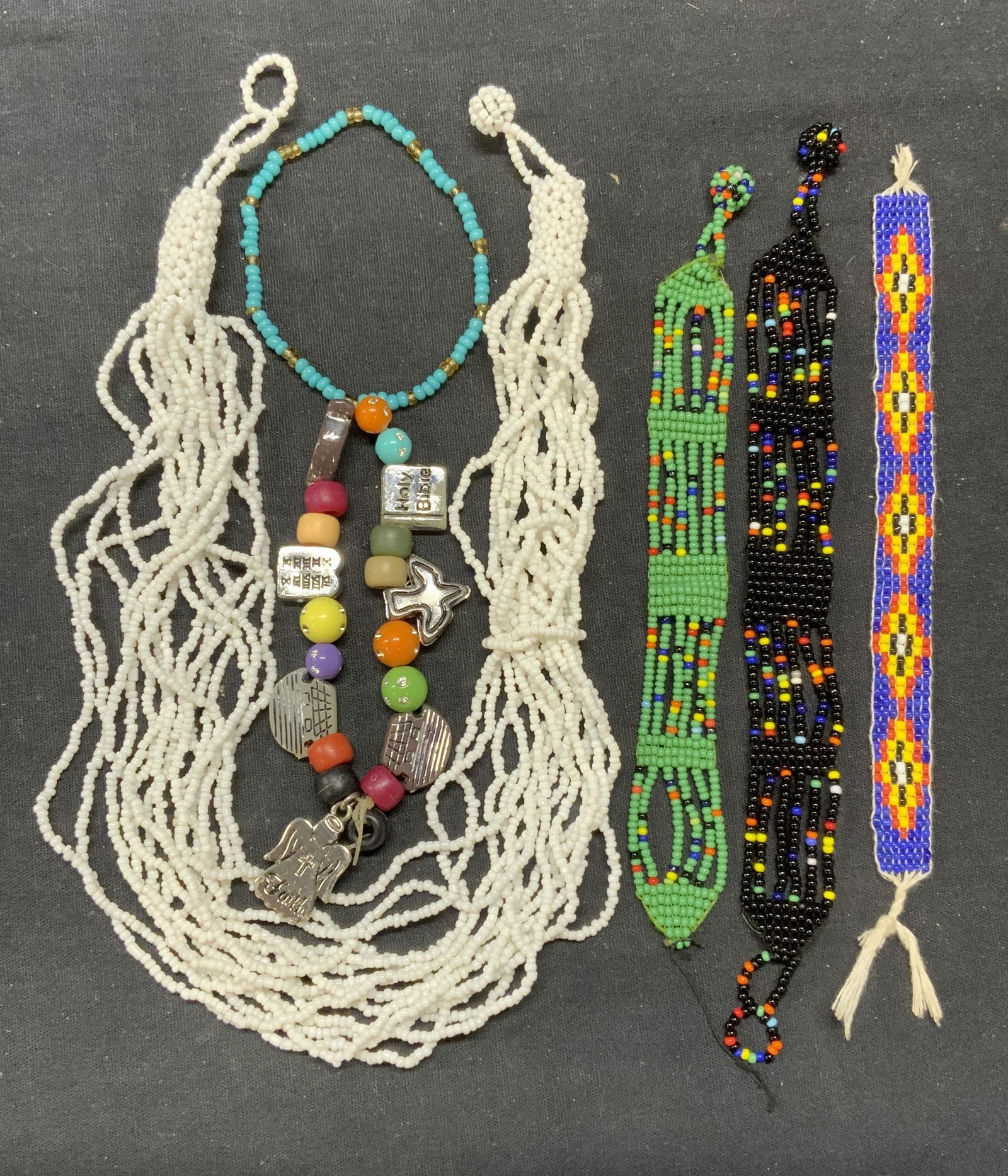 Lot 6 Beaded Bracelets & Necklace (1 of 7)